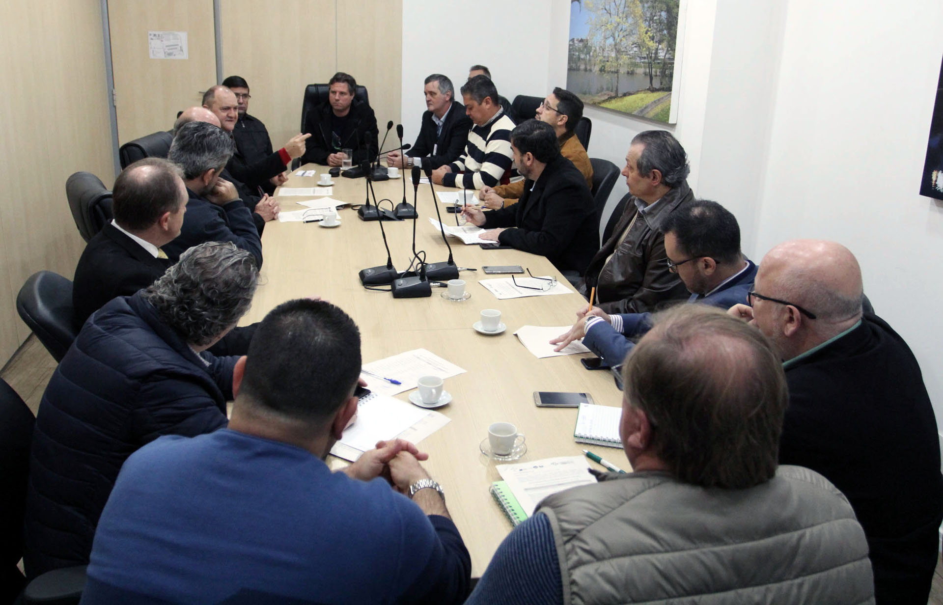 Câmara realiza reunião com entidades para buscar estreitar relações em prol da cidade