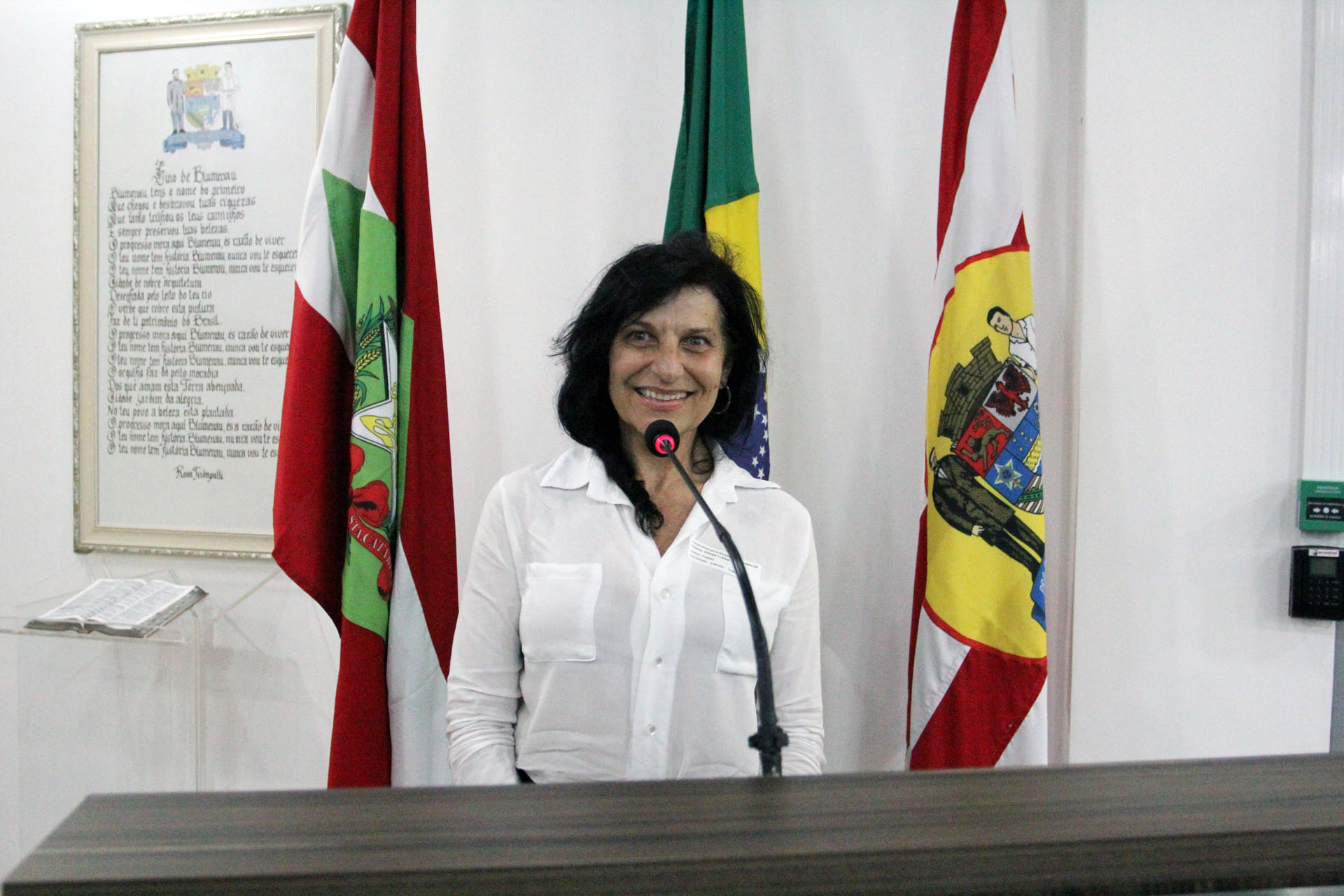 Presidente da Associação de Moradores do Bairro Nova Esperança ocupa tribuna livre para falar sobre restauração do prédio da entidade