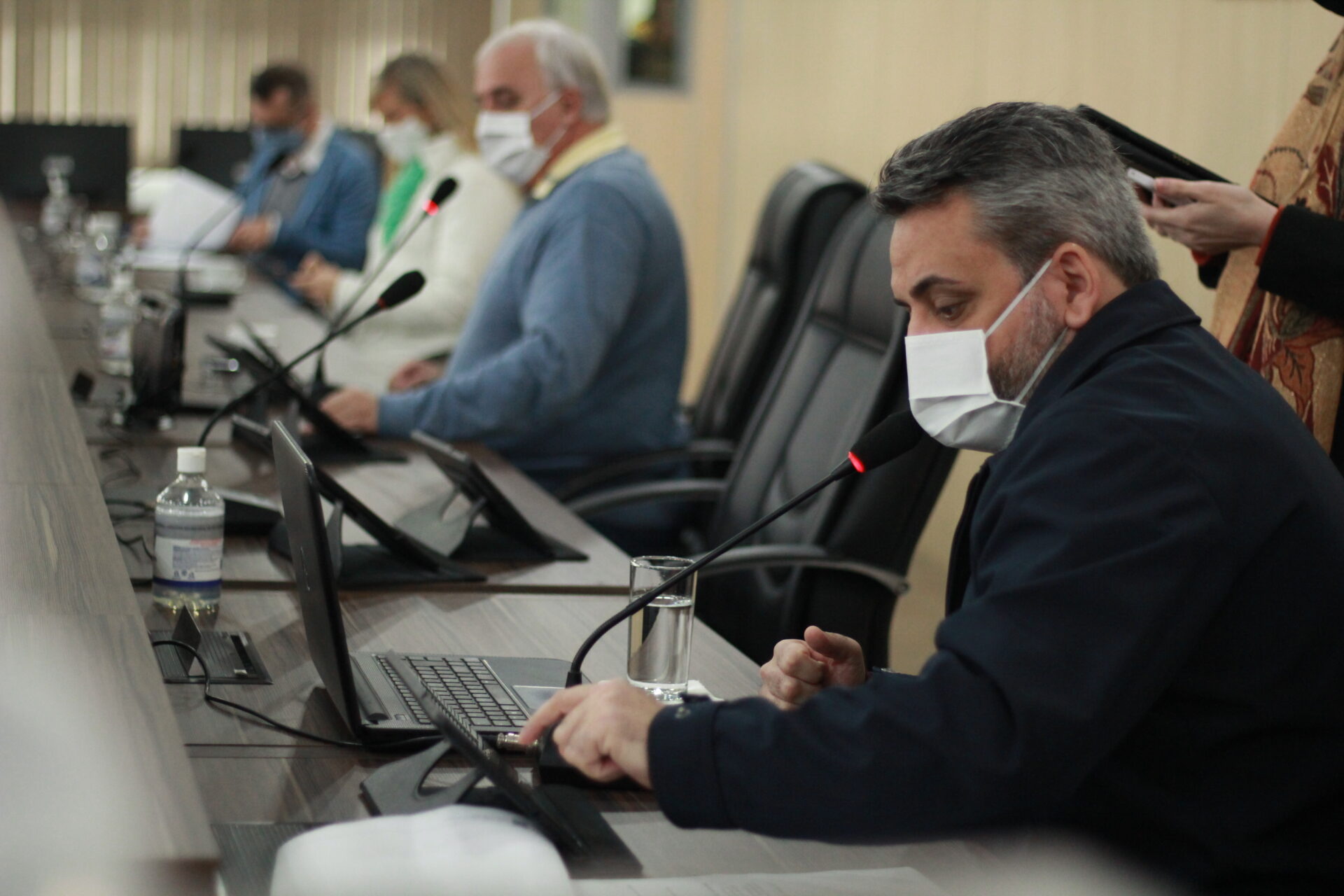 Projeto que prevê multa na primeira infração à lei do PSIU passa pelas Comissões de Educação, Transportes e Agricultura