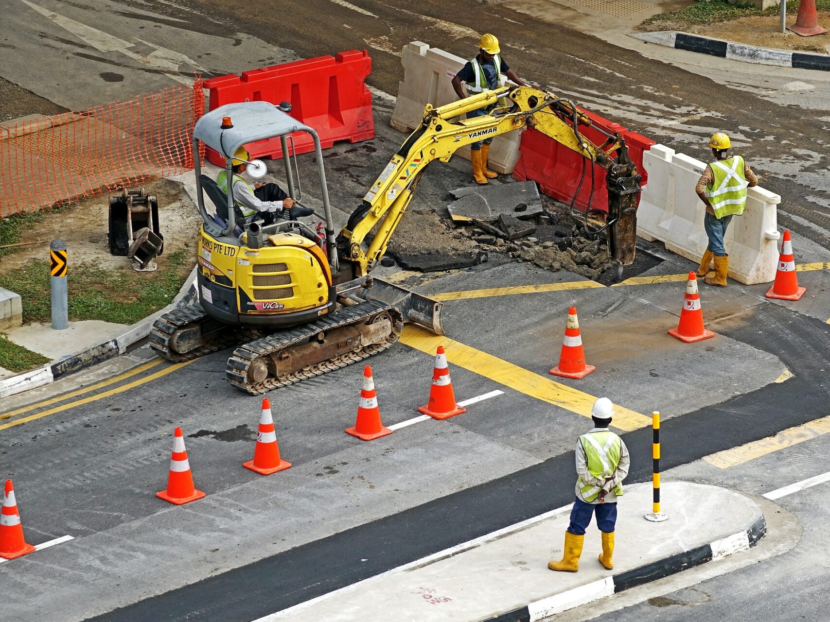 CCJ encaminha para parecer jurídico projeto que proíbe obras que interrompam o trânsito em horários de pico