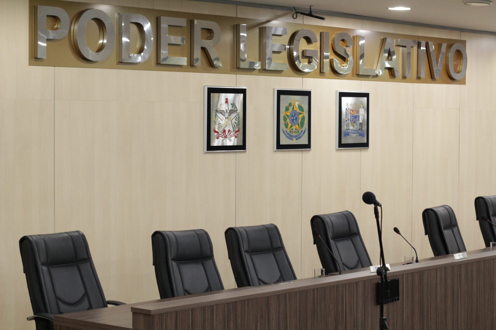 Dois projetos de lei recebem pareceres favoráveis das Comissões de Educação, Transportes e Agricultura