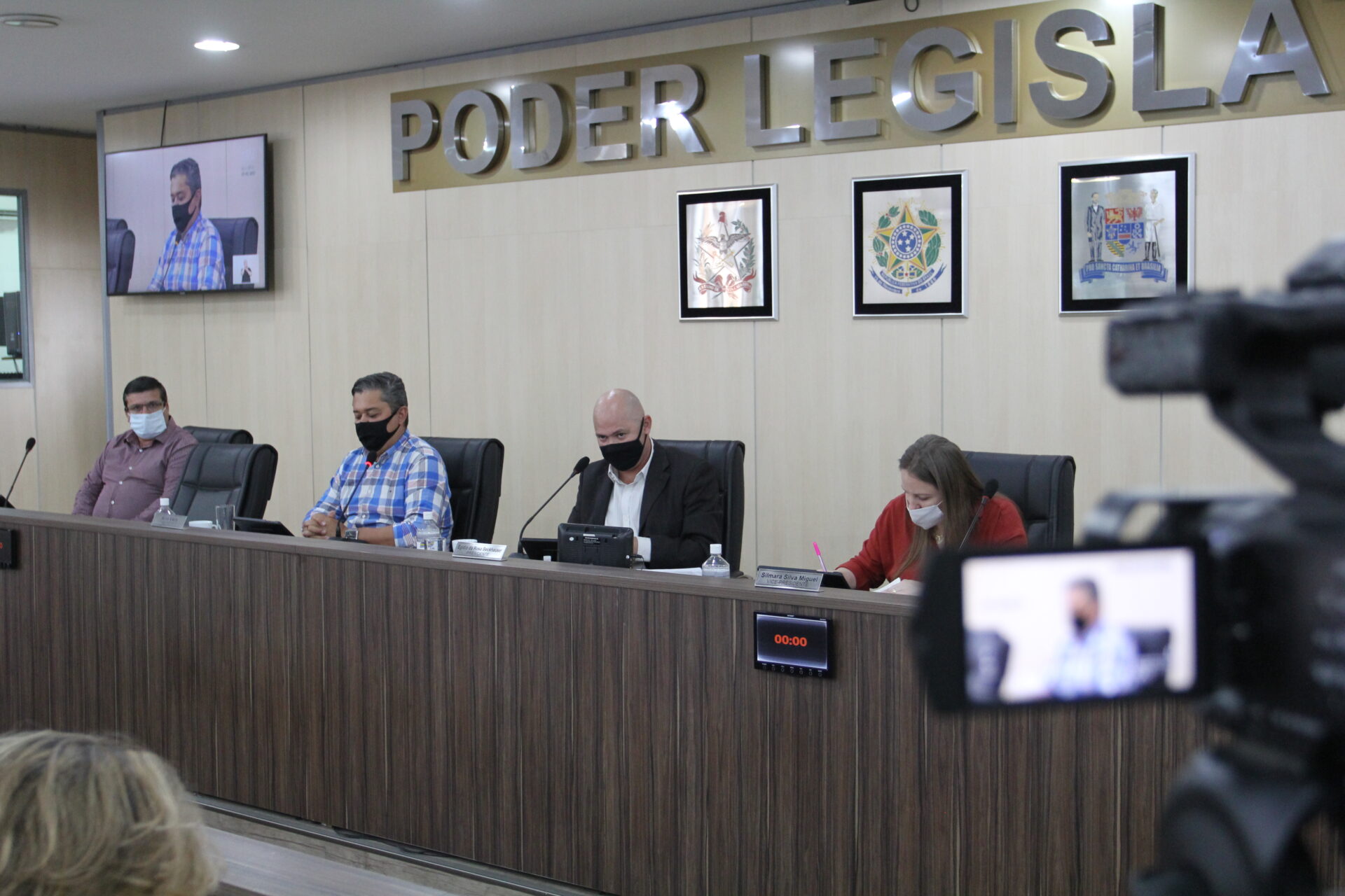Aprovado projeto de lei que obriga hospitais a informarem direito de idosos a acompanhante