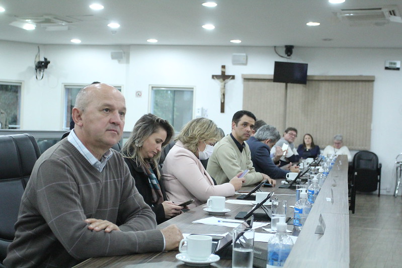 Câmara aprova projetos que concedem Comendas e título de Cidadão Blumenauense