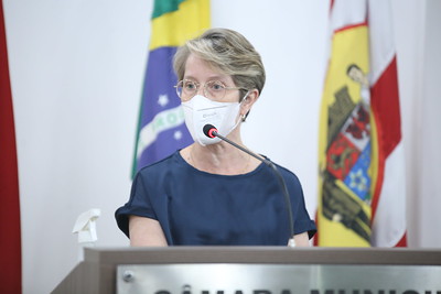 Vice-prefeita ocupa tribuna para desejar aos vereadores um ano de muitas conquistas para a cidade