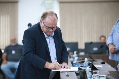Vereador suplente Elson Schutz toma posse no Legislativo por 30 dias e garante dedicação ao associativismo e empreendedorismo