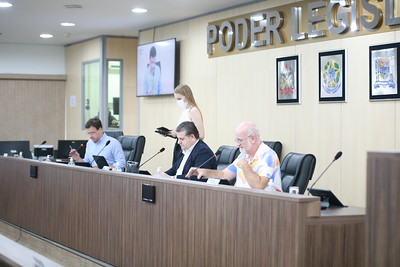 Sete projetos de lei recebem pareceres favoráveis da CCJ