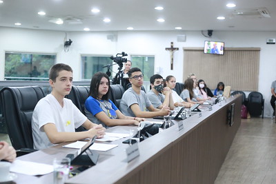 Vereadores mirins aprovam dois requerimentos na sessão desta segunda-feira