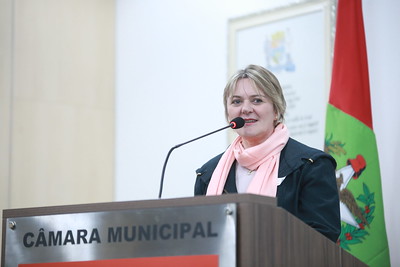 Deputada Luciane Carminatti destaca projetos em defesa da mulher, da criança e do adolescente