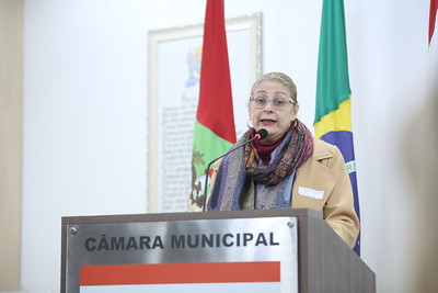 Diretora do IFSC Gaspar pede na tribuna retomada das linhas de ônibus urbano de Blumenau no Bela Vista