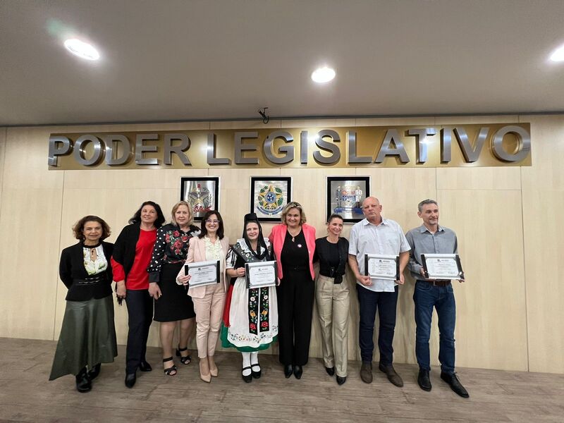 Câmara de Vereadores de Blumenau entrega quatro moções de louvor em sessão solene
