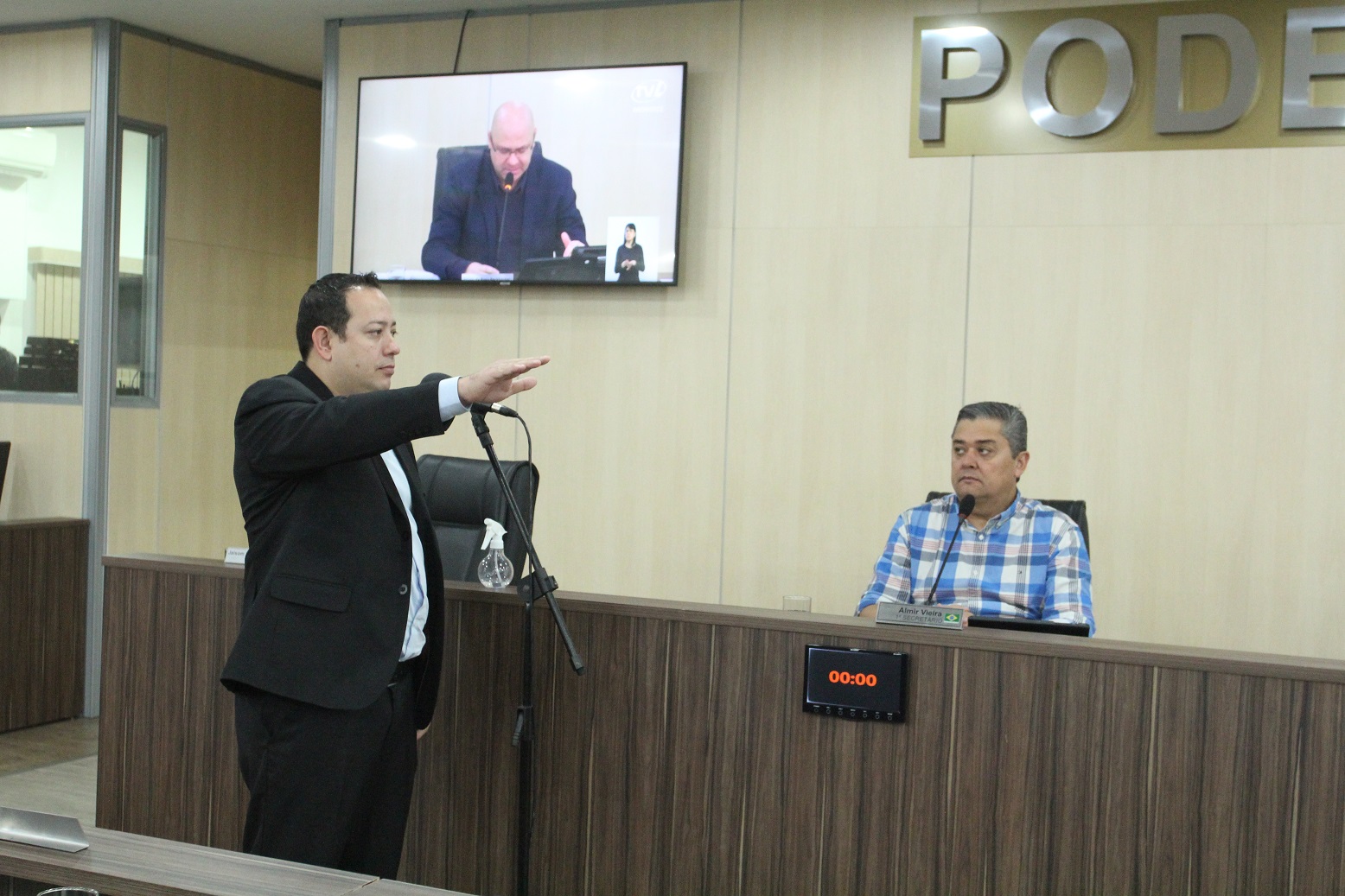 Vereador suplente Jaisom Maurildo da Silva toma posse no Legislativo por 30 dias 