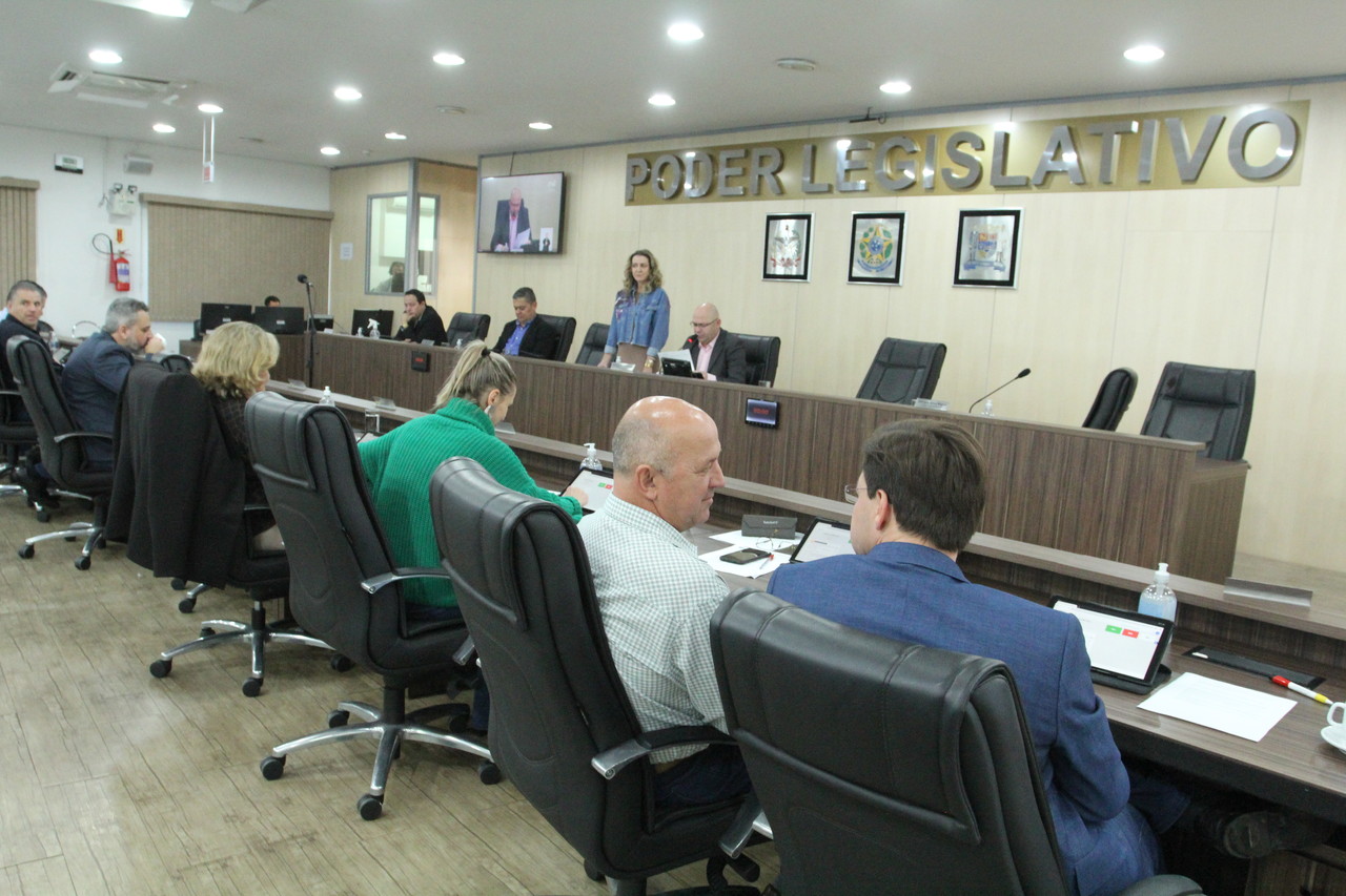 Vereadores aprovam seis projetos durante sessões ordinária e extraordinária