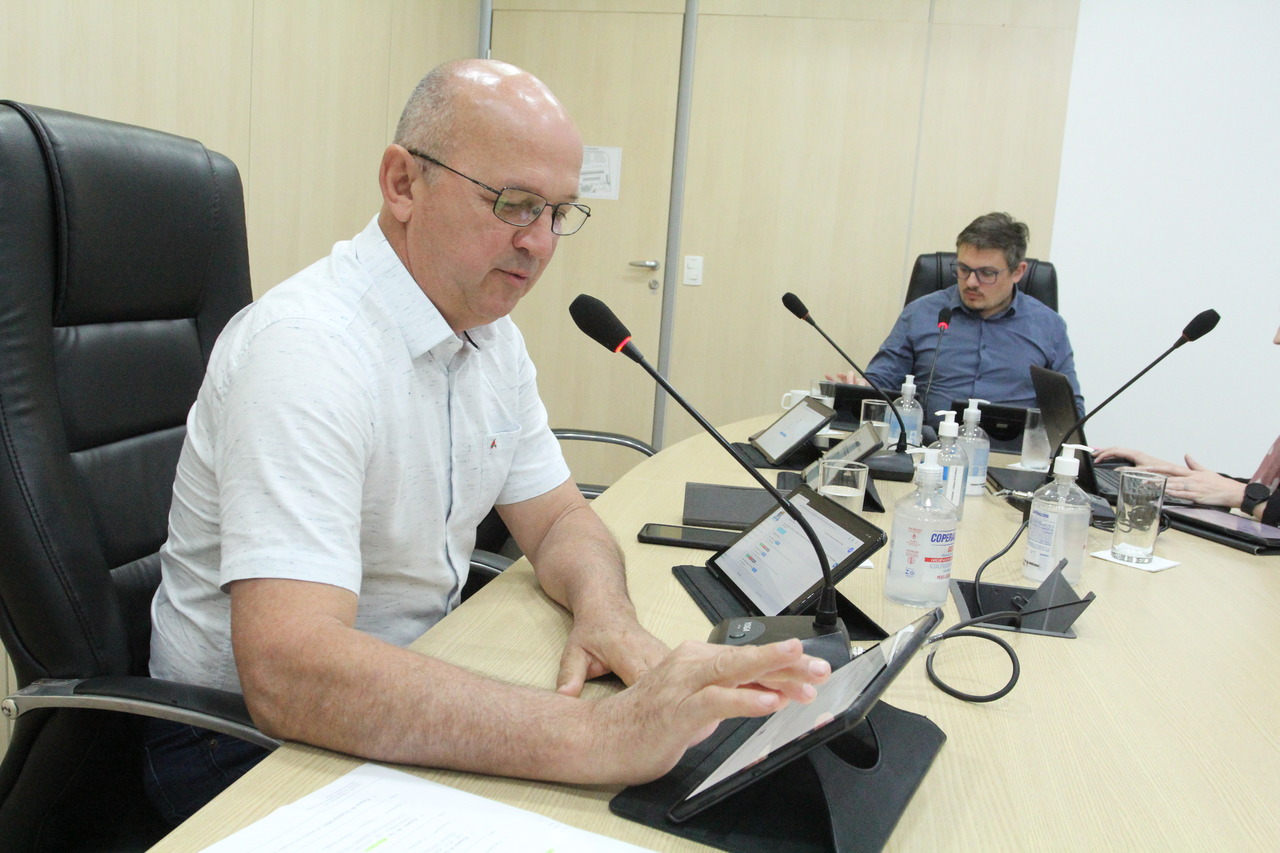 Três projetos de lei e um de decreto legislativo passam pelas Comissões de Educação, Transportes e Turismo