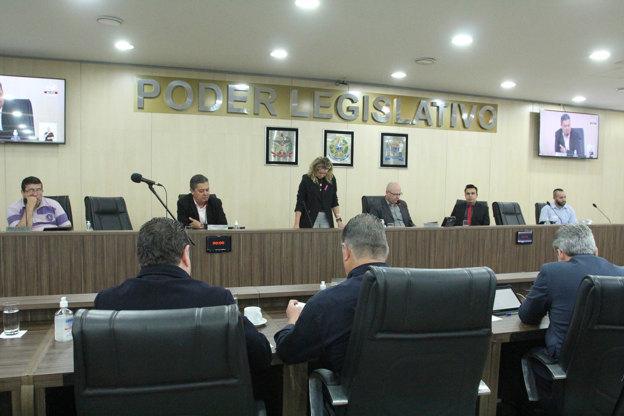 Câmara aprova requerimento ao MP para que identifique autores de ataques racistas a blumenauenses com trajes de Oktoberfest