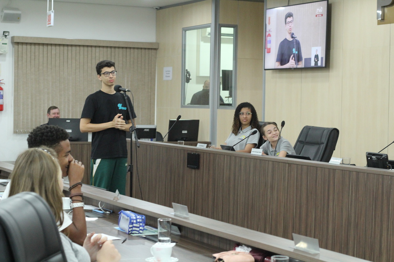 Câmara Mirim realiza 18a reunião ordinária no Plenário