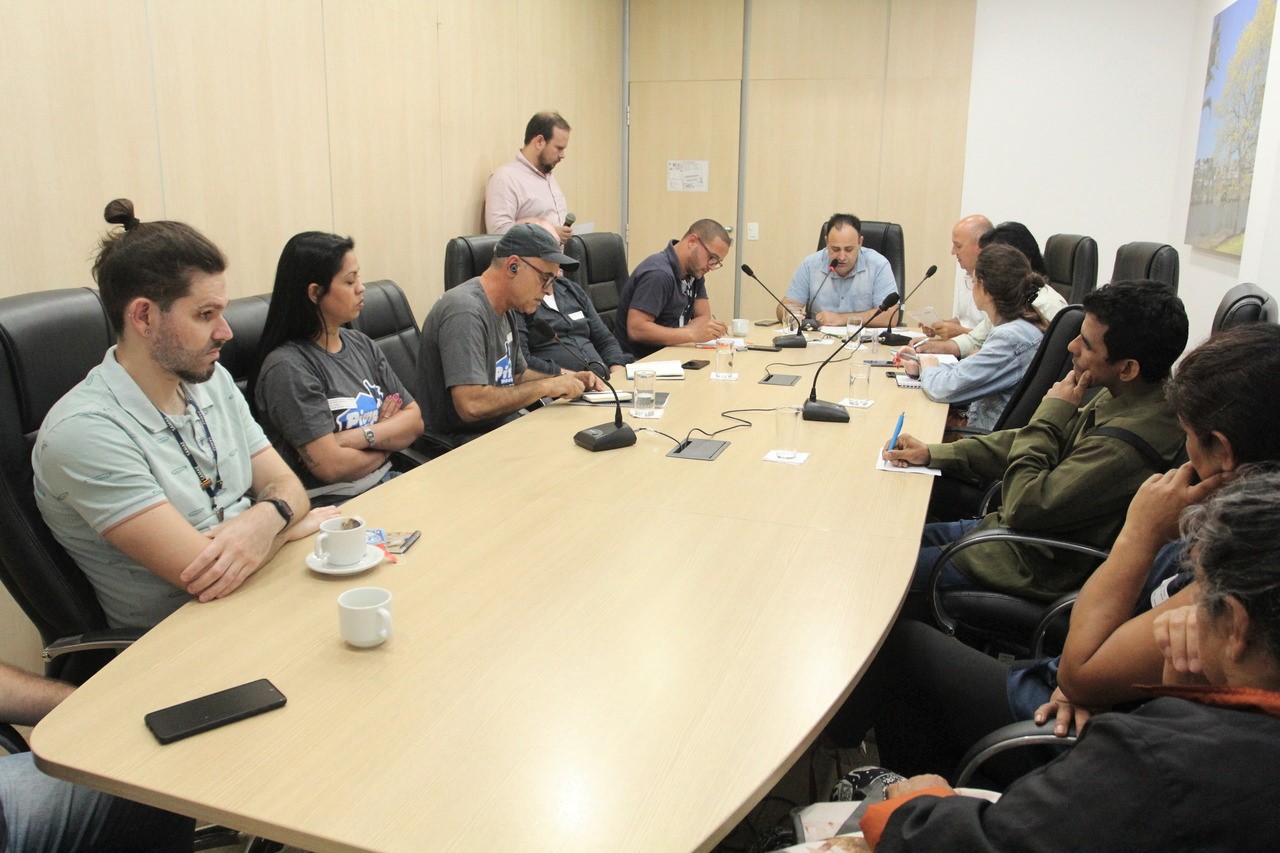 Comissão da Câmara se reúne com cooperativas e com Samae para debater a reciclagem em Blumenau 
