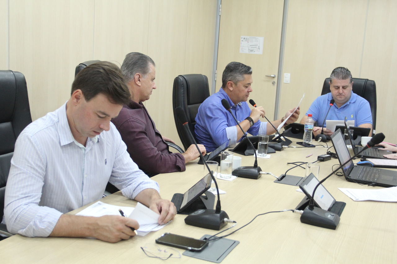 CCJ encaminha quatro propostas para parecer da Procuradoria Jurídica