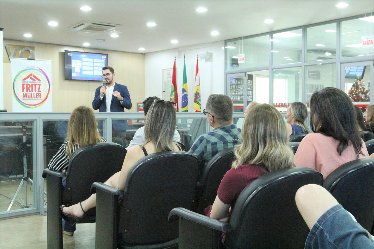 Workshop na Câmara Municipal fala sobre boas práticas para cumprimento da Lei Geral de Proteção de Dados 