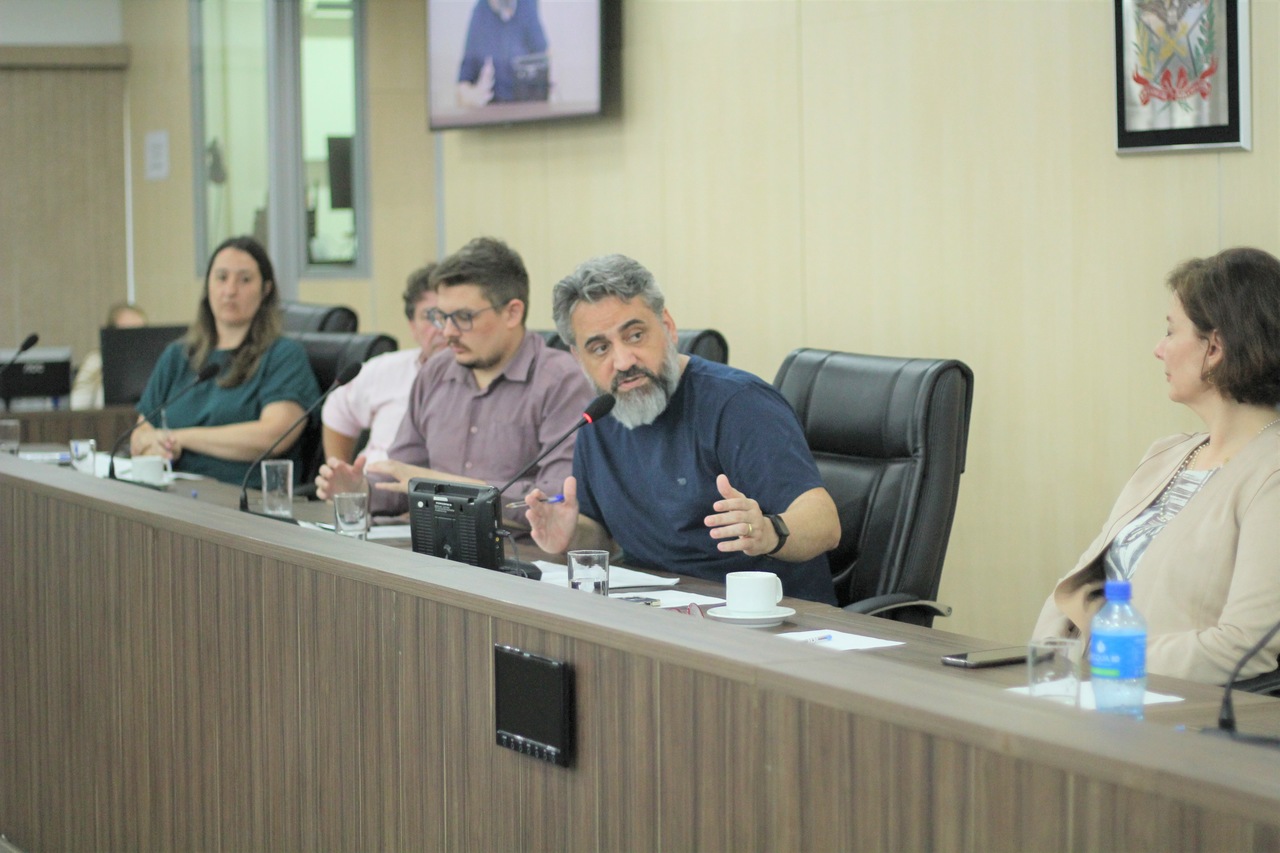 Secretaria de Saúde de Blumenau presta contas do quadrimestre no Legislativo 