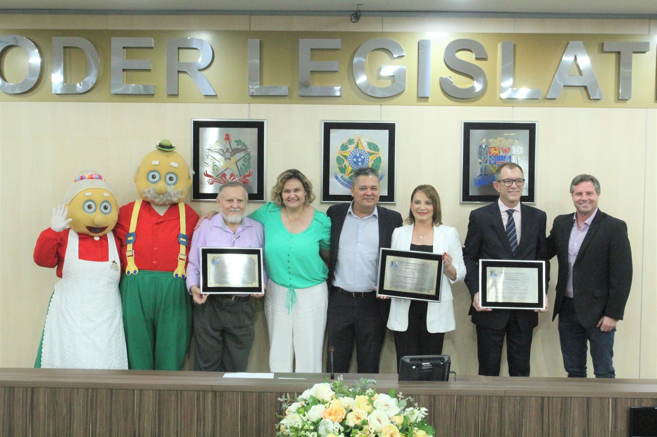 Câmara entrega títulos de Cidadão Blumenauense a três personalidades