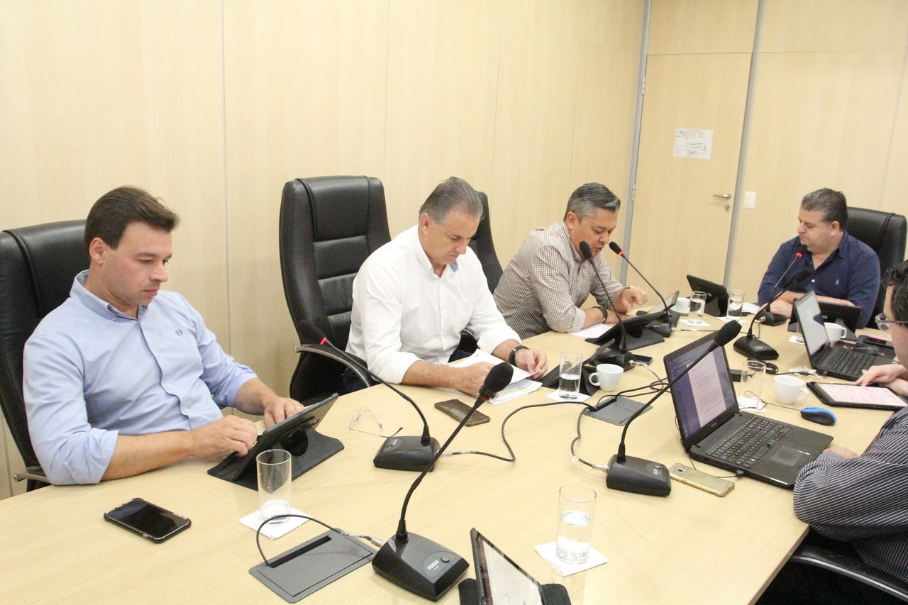 Comissões de Constituição e Justiça e Finanças dão pareceres favoráveis a dois projetos de lei