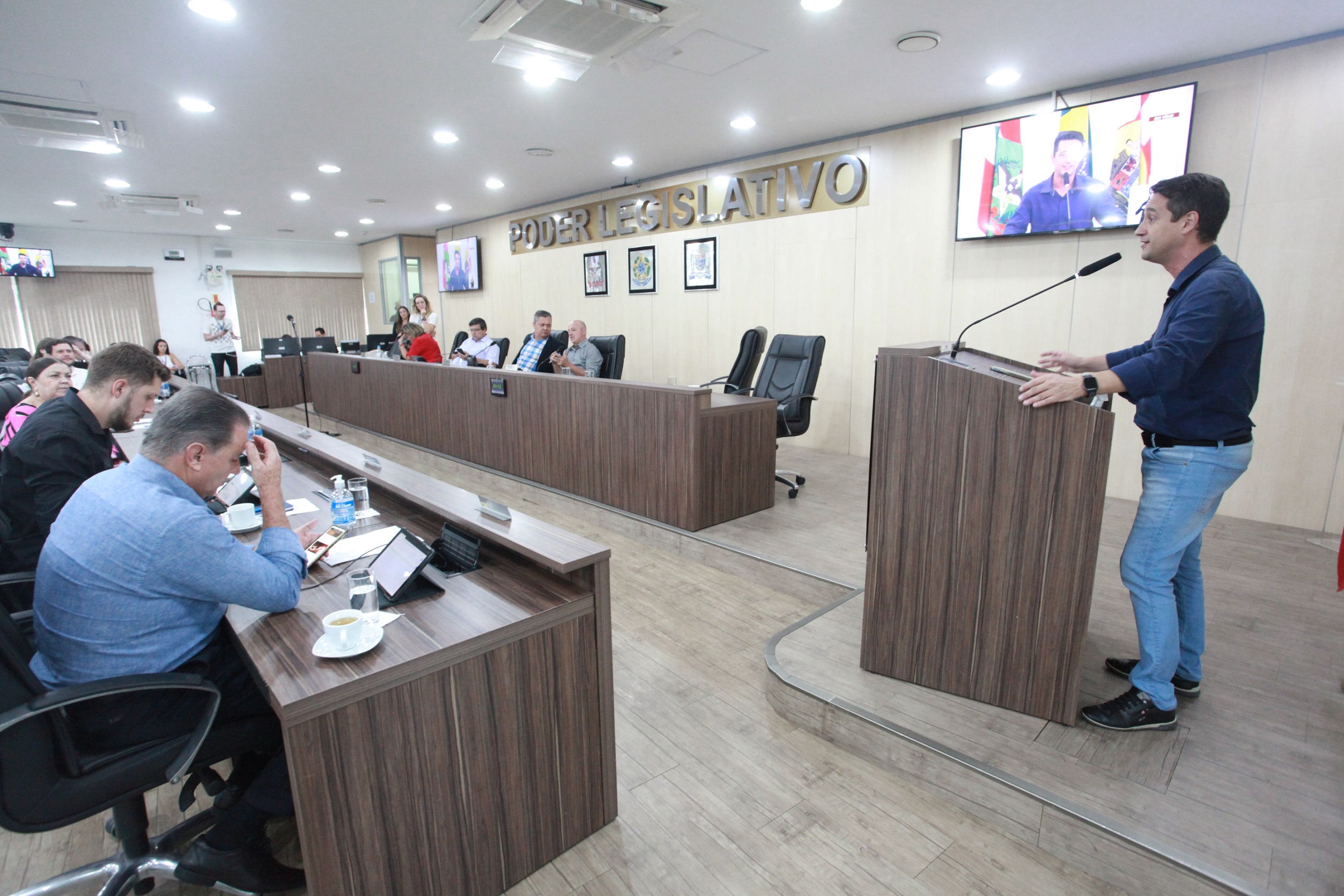 Diretor do Procon anuncia aos vereadores nova unidade móvel 
