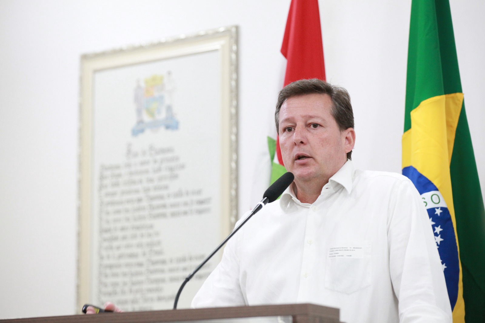 Diretor da BRK Ambiental comparece à Câmara para esclarecer motivos dos atrasos na implantação da rede de esgoto em Blumenau