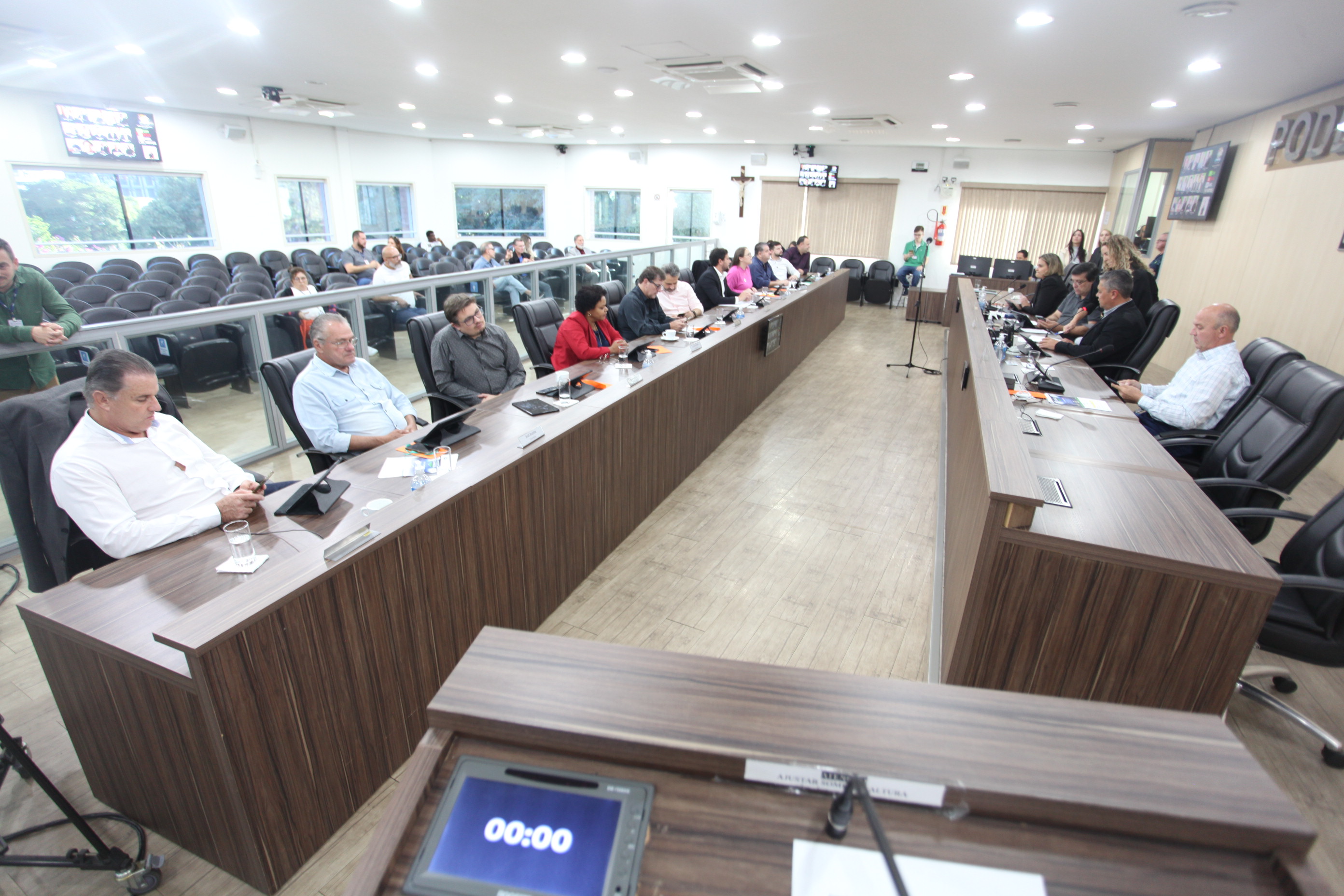 Vereadores aprovam projeto que proíbe utilização de verba pública municipal em eventos e serviços que promovam a sexualização de crianças e adolescentes