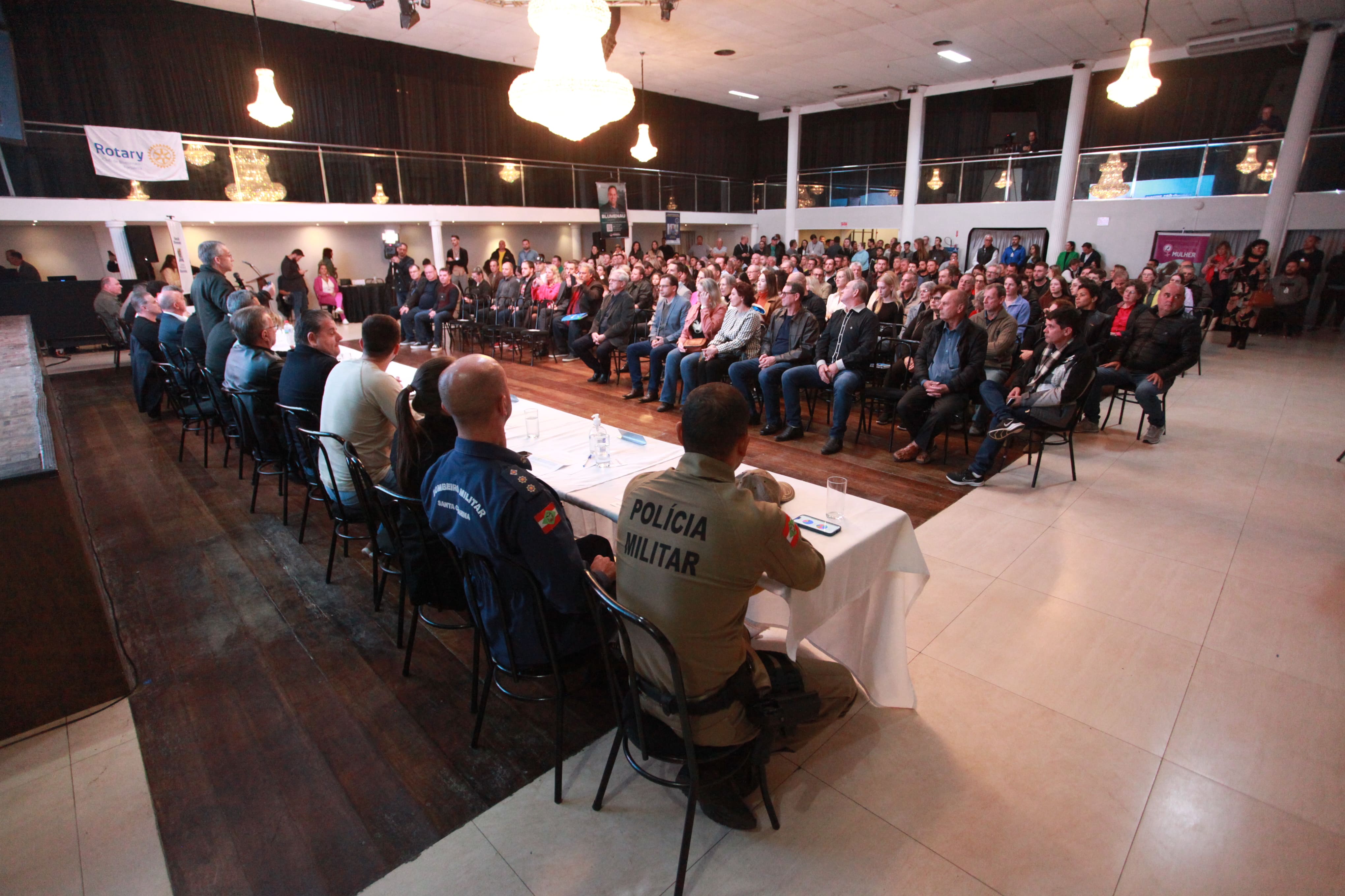 Mais de 250 pessoas prestigiam Sessão Itinerante da Câmara de Blumenau na região Norte