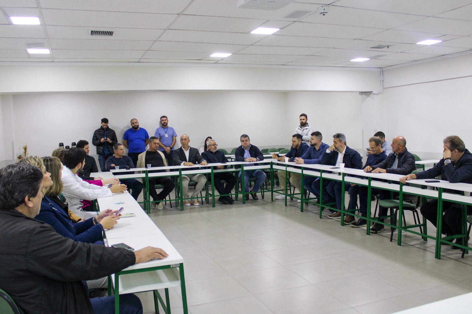 Vereadores visitam Hospital Santo Antônio estreitando relacionamento e buscando contribuir com o desenvolvimento da instituição