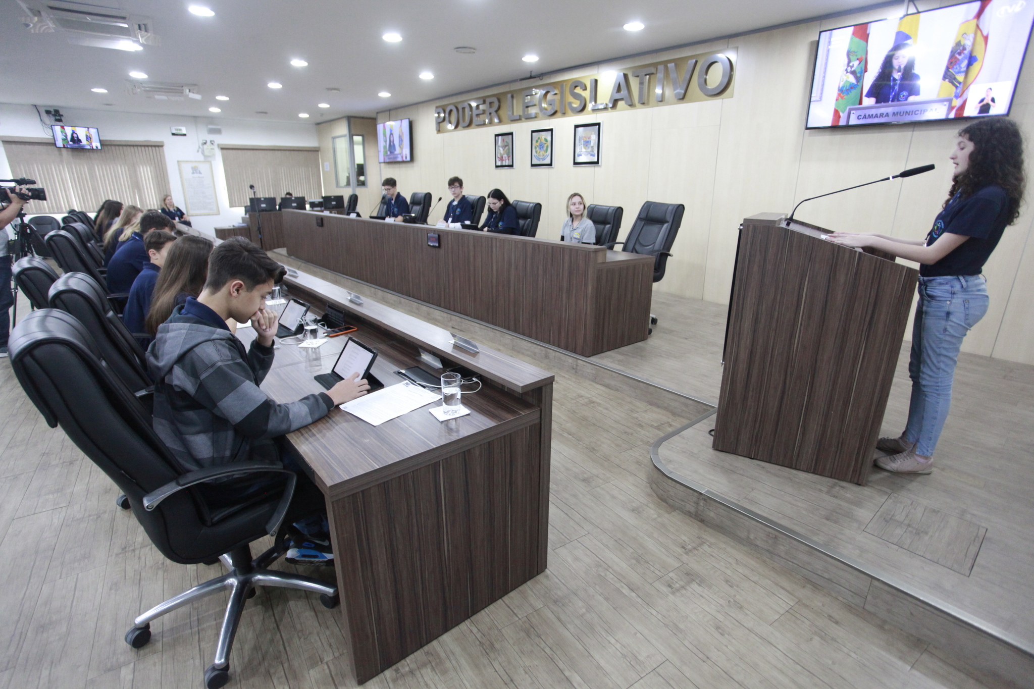 Vereadores mirins aprovam 11 requerimentos em sessão ordinária 