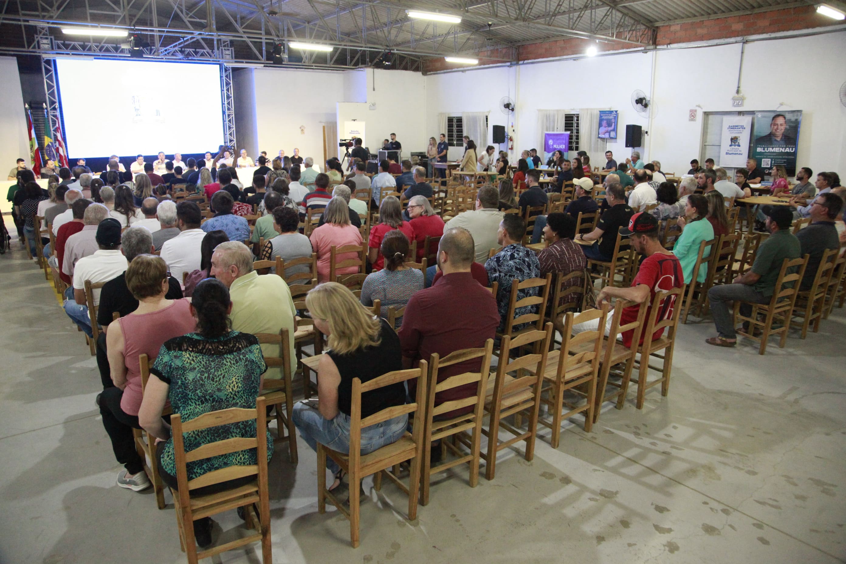 Sessão Itinerante da Câmara de Blumenau reúne mais de 170 pessoas na região das Itoupavas