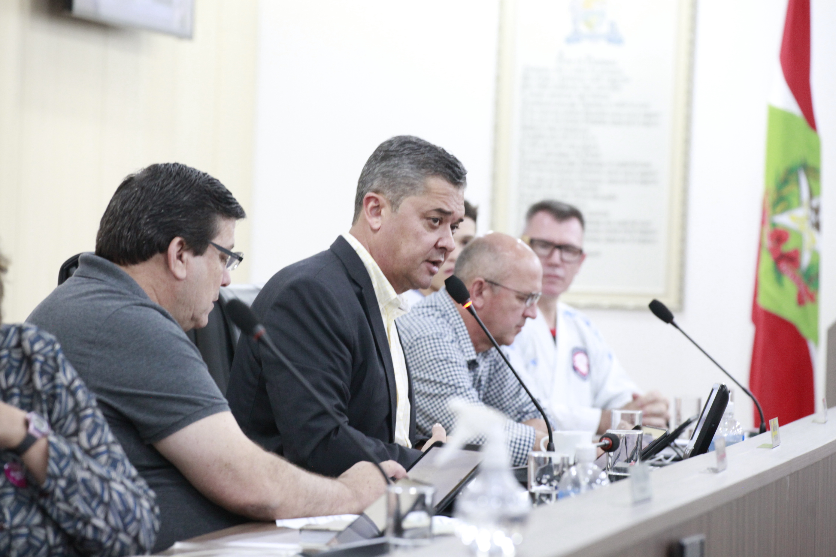 Câmara aprova projetos, redações finais e rejeita veto do Executivo