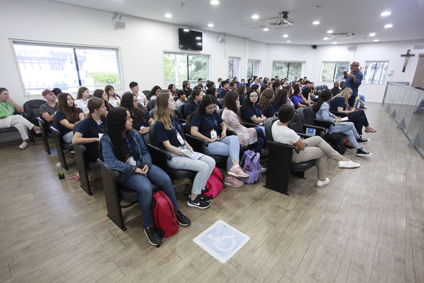 Câmara de Blumenau sedia Conferência Regional de Vereadores Mirins da Alesc, oportunizando troca de experiências e aprendizados com Câmaras Mirins da região 