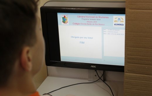 Homologadas as escolas do município que participarão do Programa Vereador Mirim de Blumenau