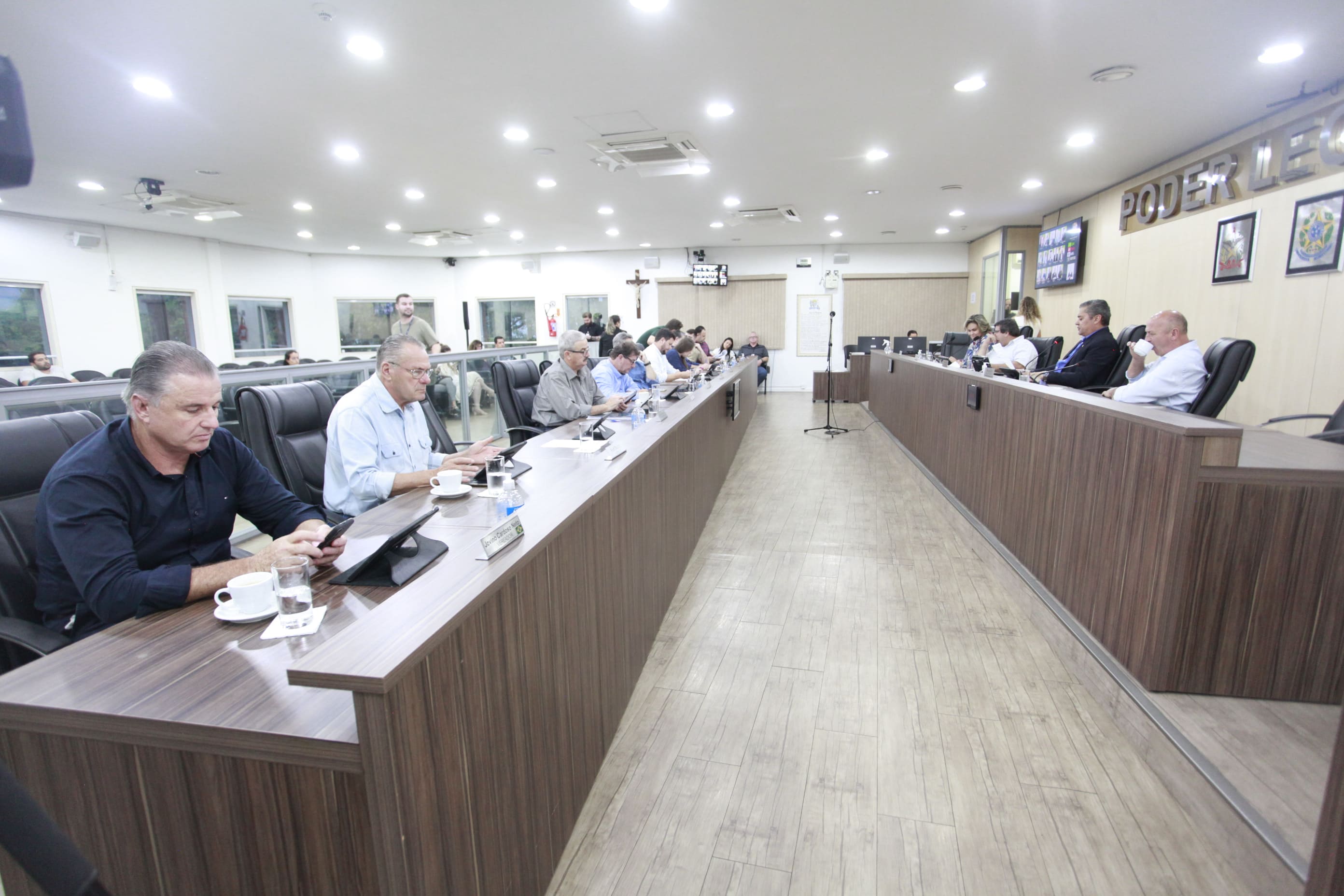 Vereadores aprovam projeto de lei e seis redações finais