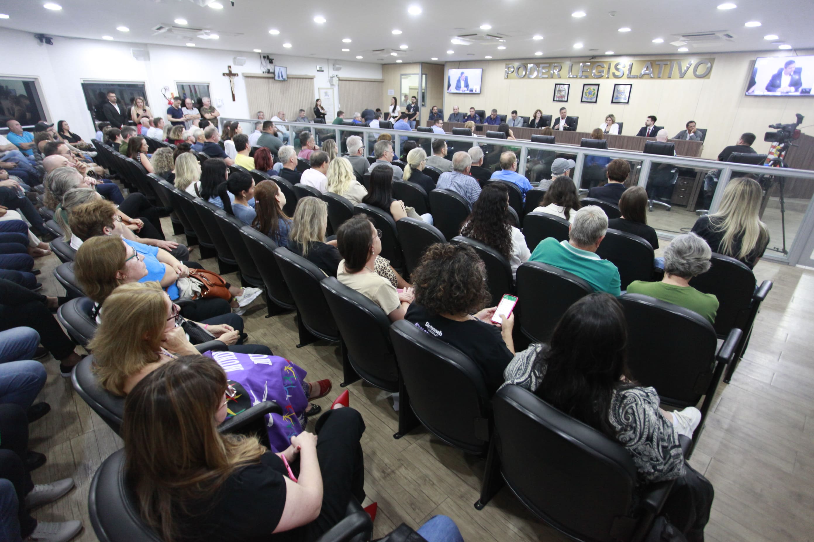 Audiência Pública da Câmara reúne vereadores, lideranças de classe e executivo para debater sobre ações voltadas às pessoas em situação de rua