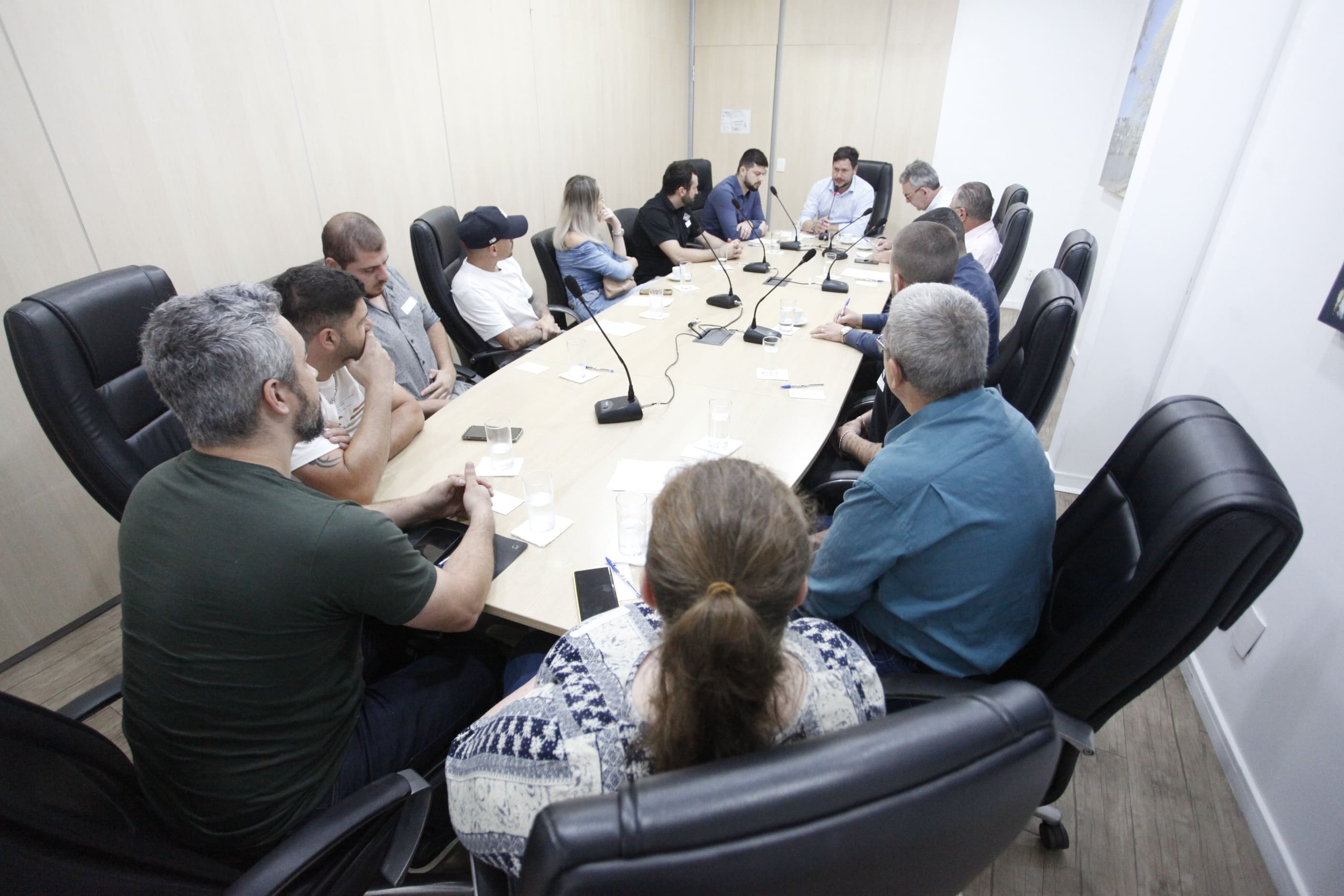 Frente Parlamentar dos Pequenos Empreendedores se reúne para debater questões relacionadas ao comércio da Rua Alberto Stein
