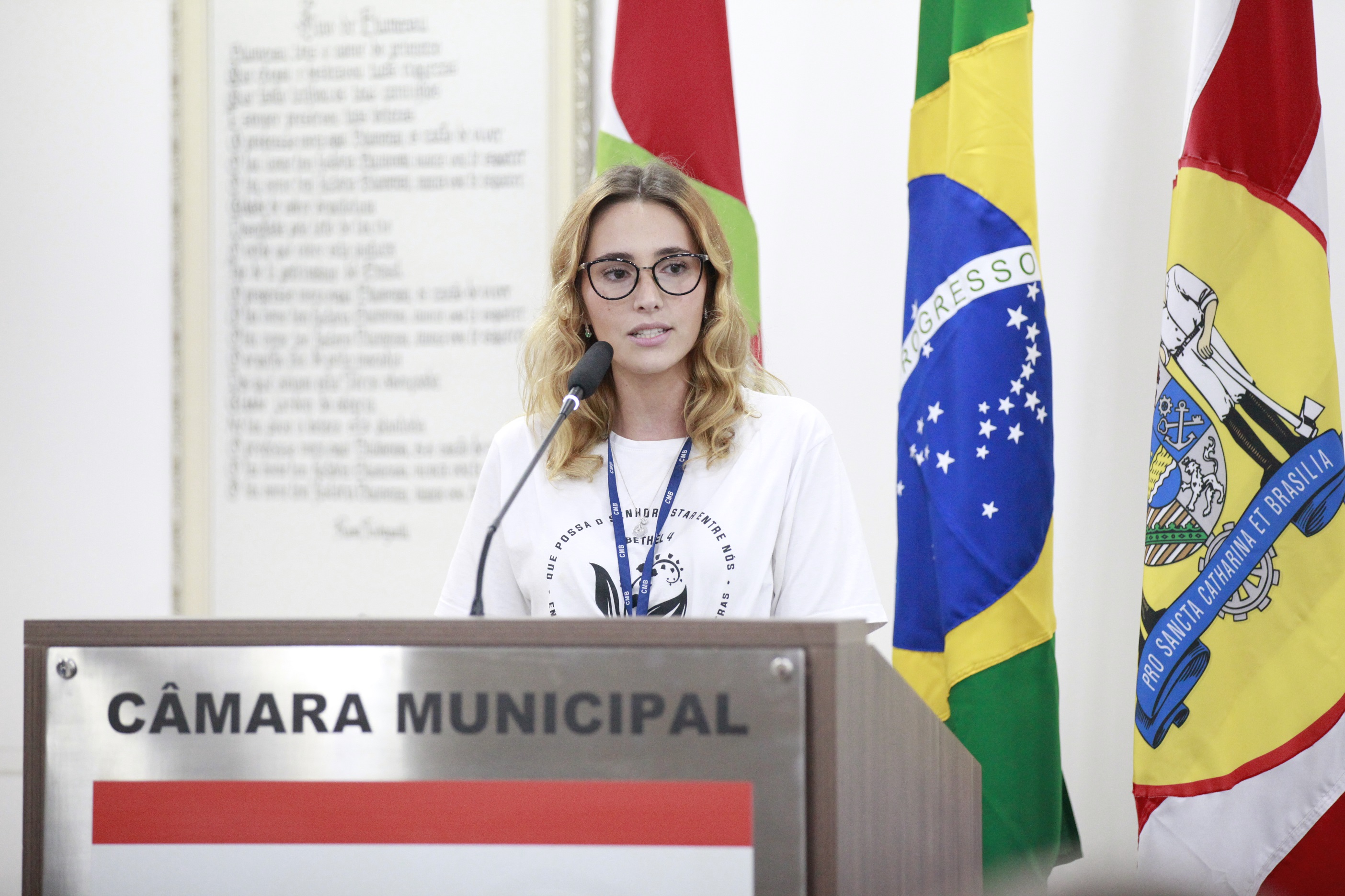 Representante da Ordem das Filhas de Jó Internacional ocupa a tribuna livre