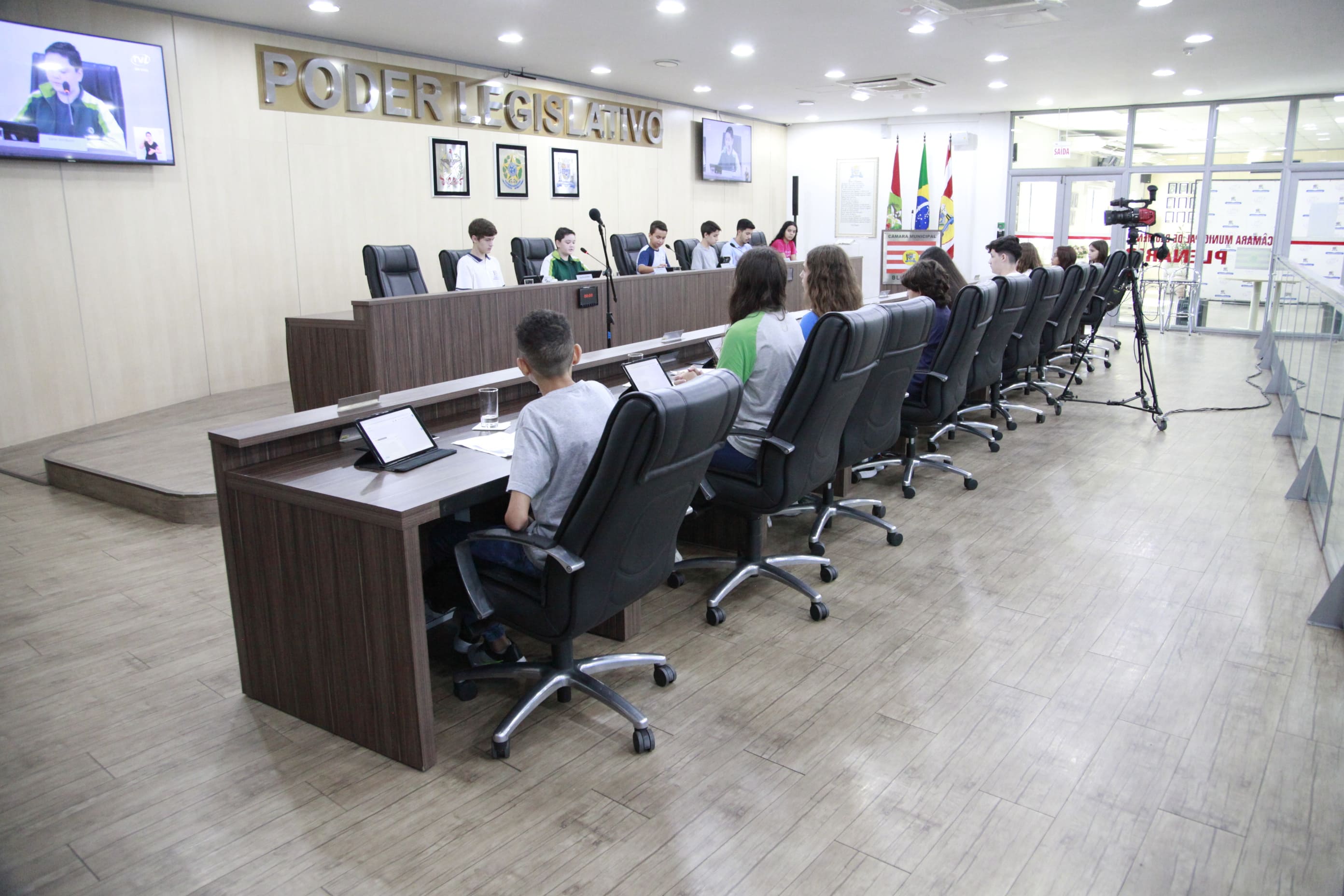 Vereadores mirins aprovam oito requerimentos na primeira sessão ordinária do ano