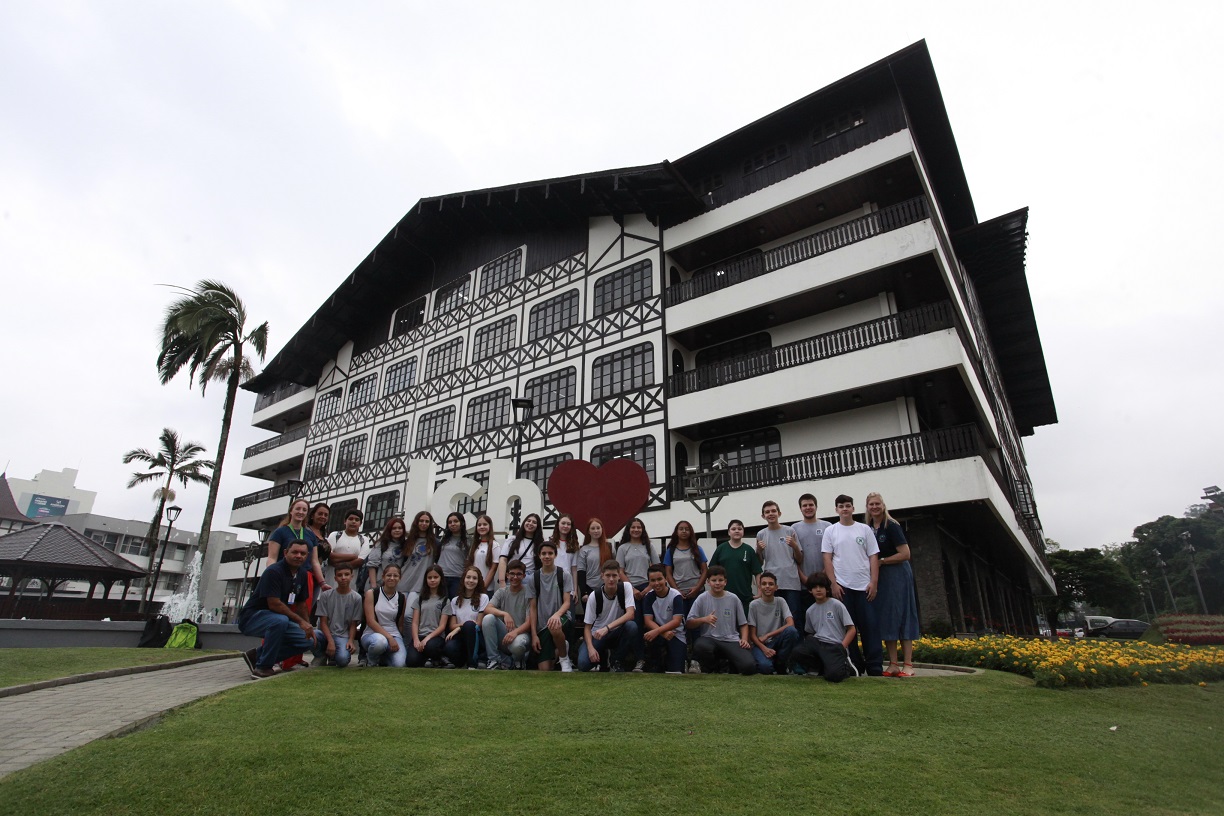 Vereadores Mirins visitam a Prefeitura de Blumenau na manhã desta quarta-feira