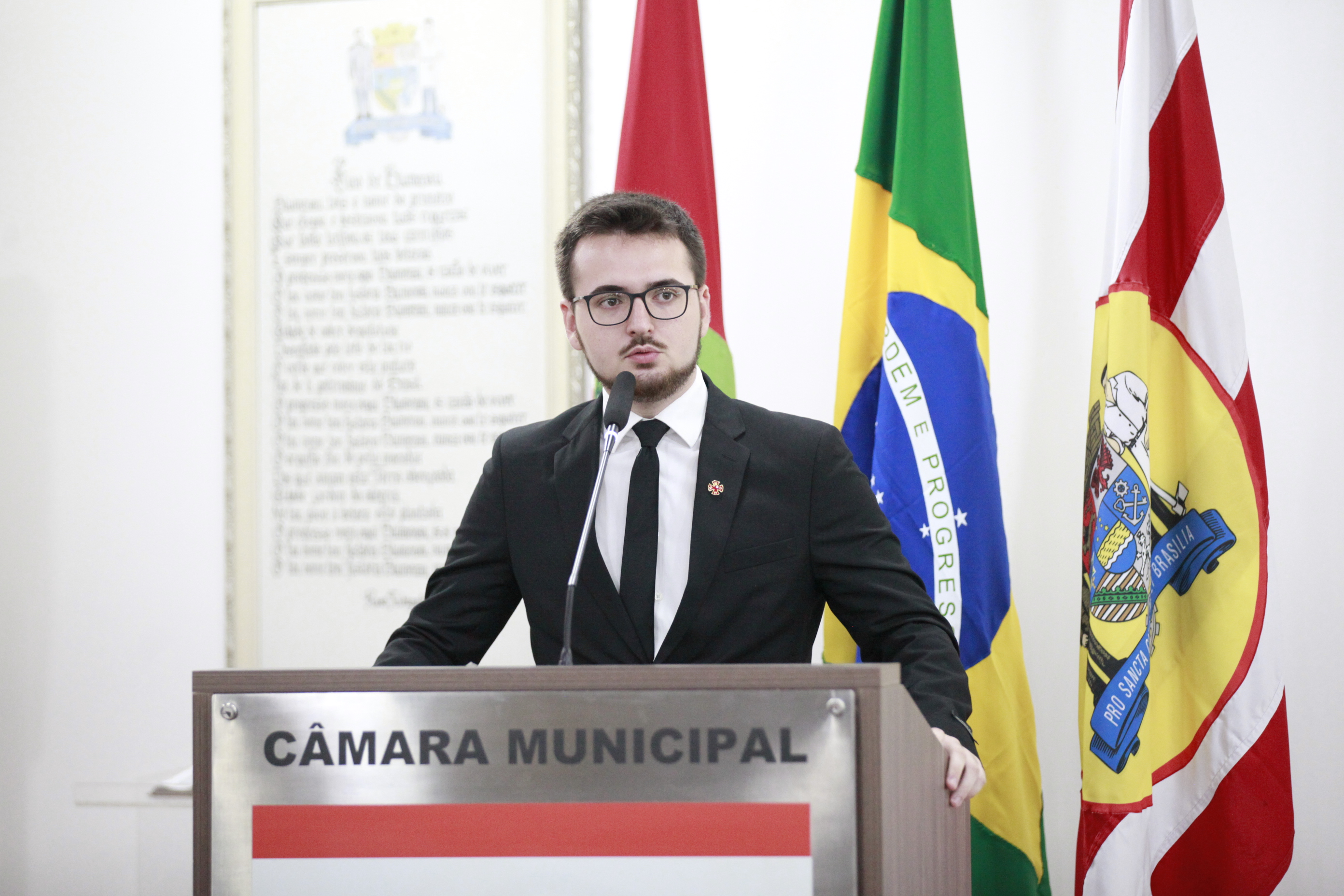 Representante do Capítulo Vale do Itajaí n. 79 divulga Dia Nacional DeMolay na tribuna livre