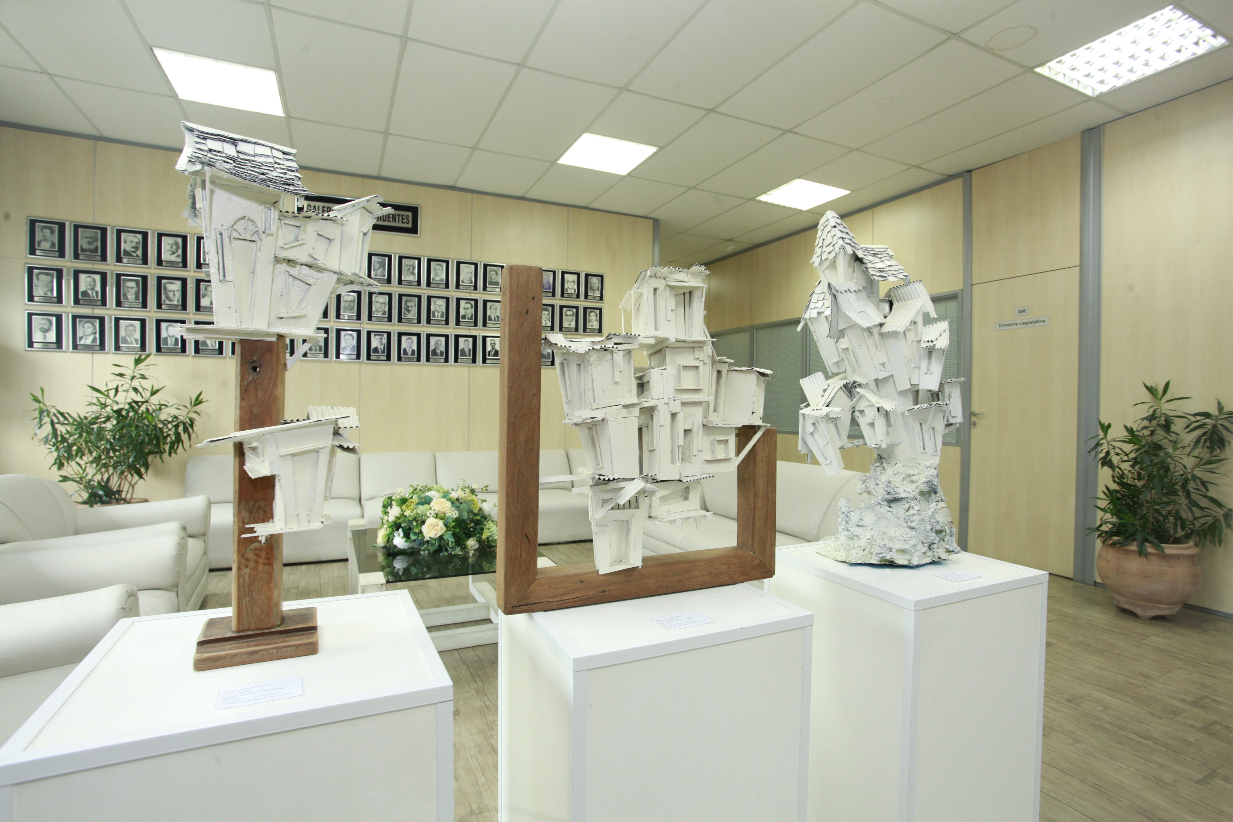 Esculturas de Benedito Augusto compõem primeira Exposição Cultural de 2024 na Câmara de Blumenau
