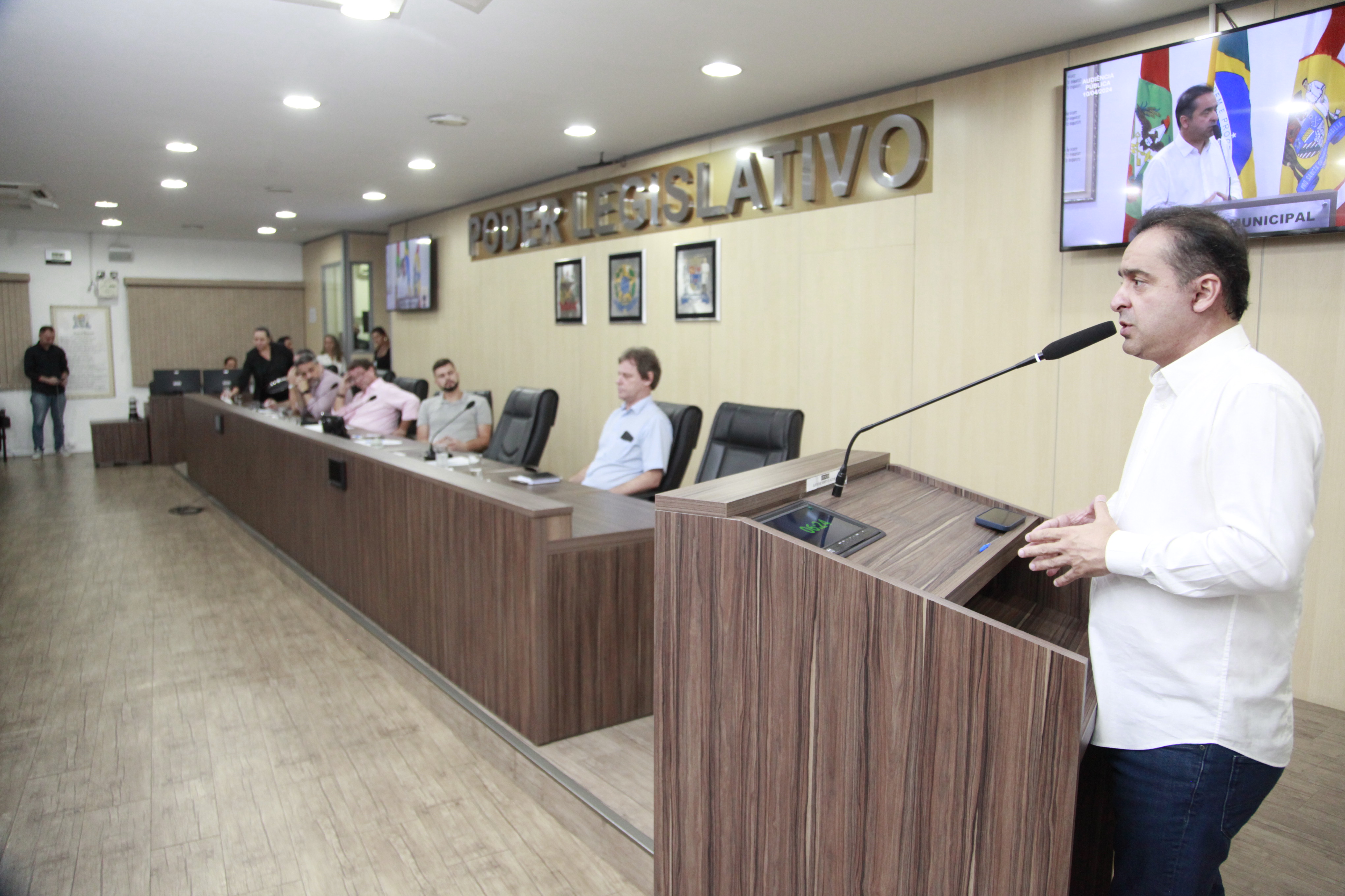 Vereadores e comunidade blumenauense cobram do Samae resolução de falhas no abastecimento de água em audiência pública na Câmara