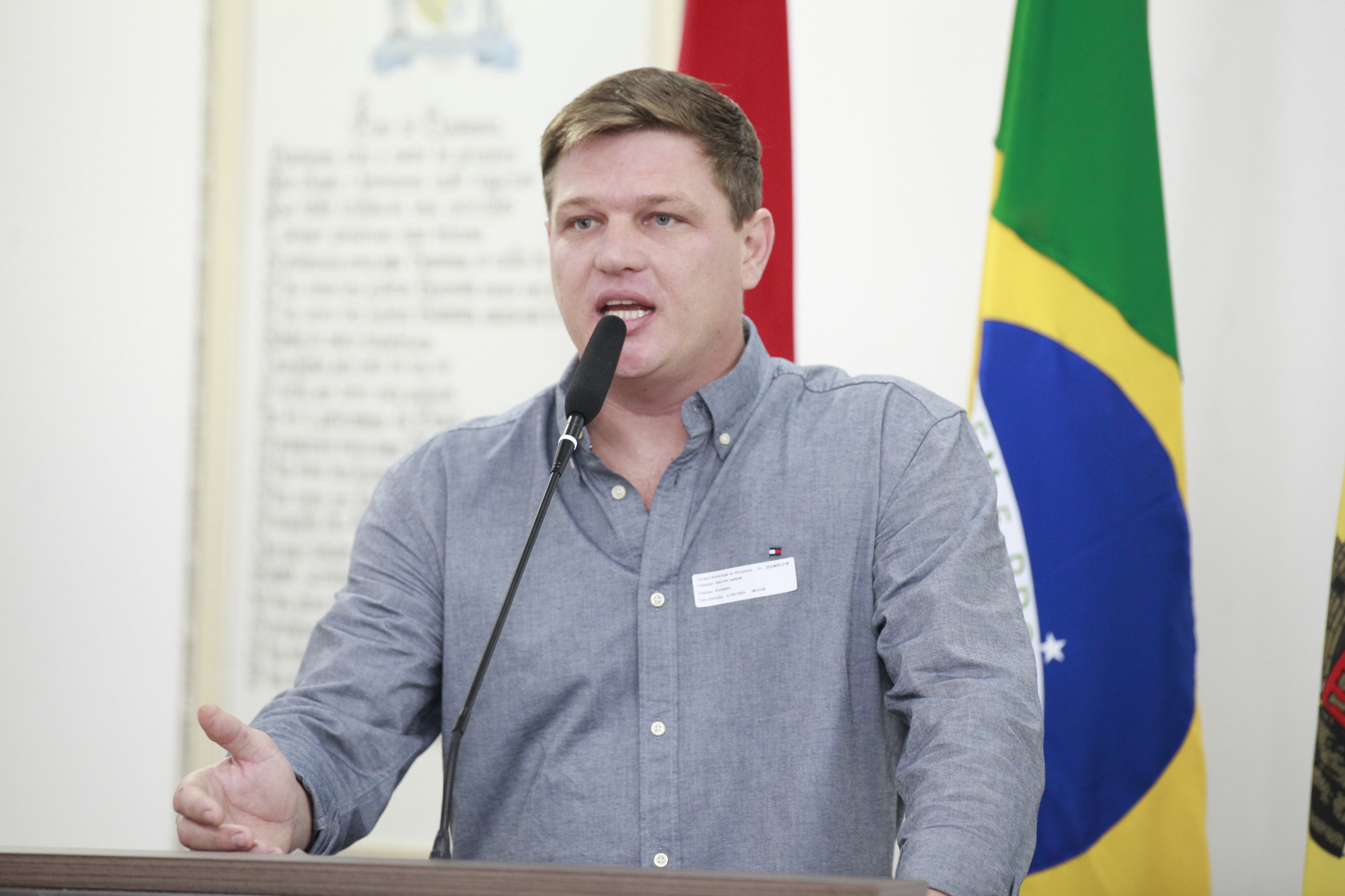 Ragyve Uriel requer na tribuna a desinfecção e sanitização de veículos de transporte coletivo em Blumenau