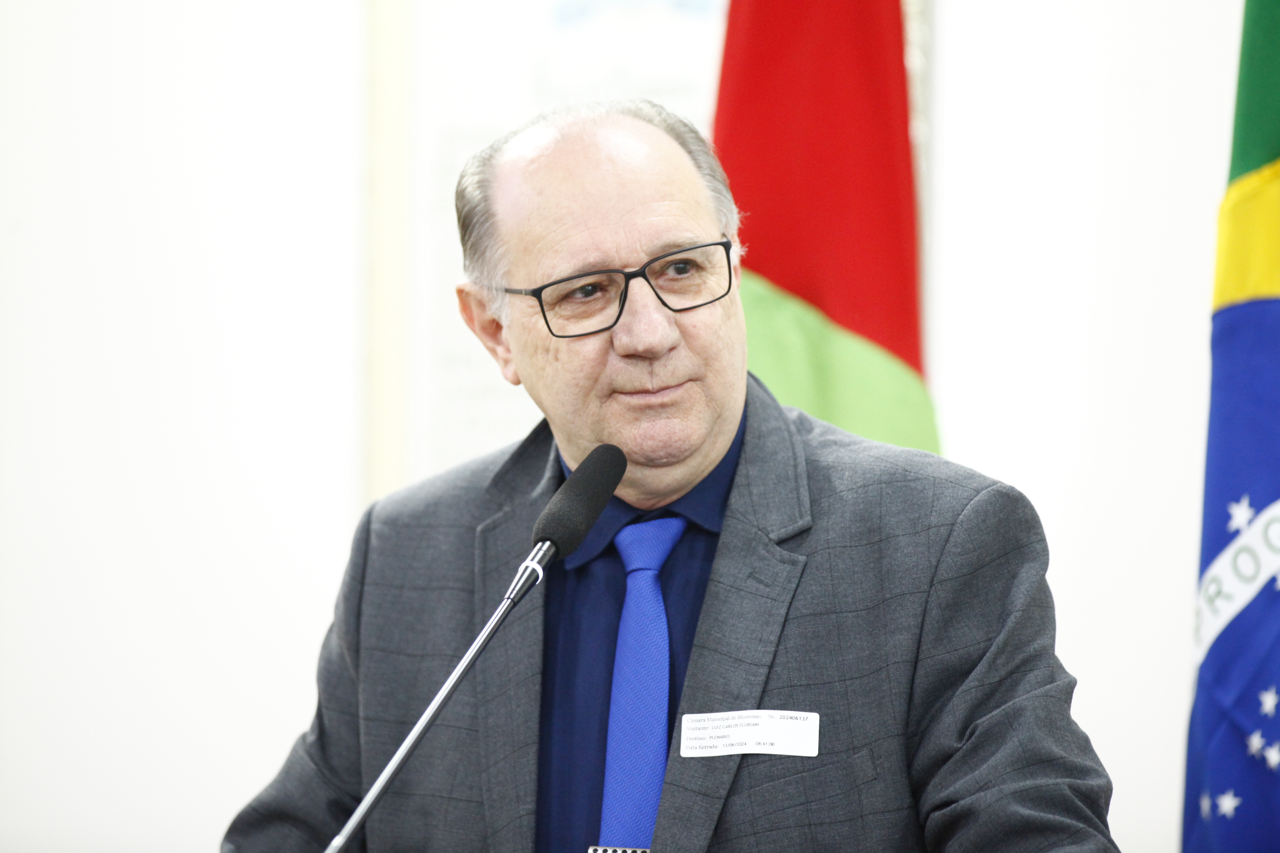 Presidente do CIEE/SC apresenta Relatório de Sustentabilidade de 2023 da entidade na tribuna da Câmara
