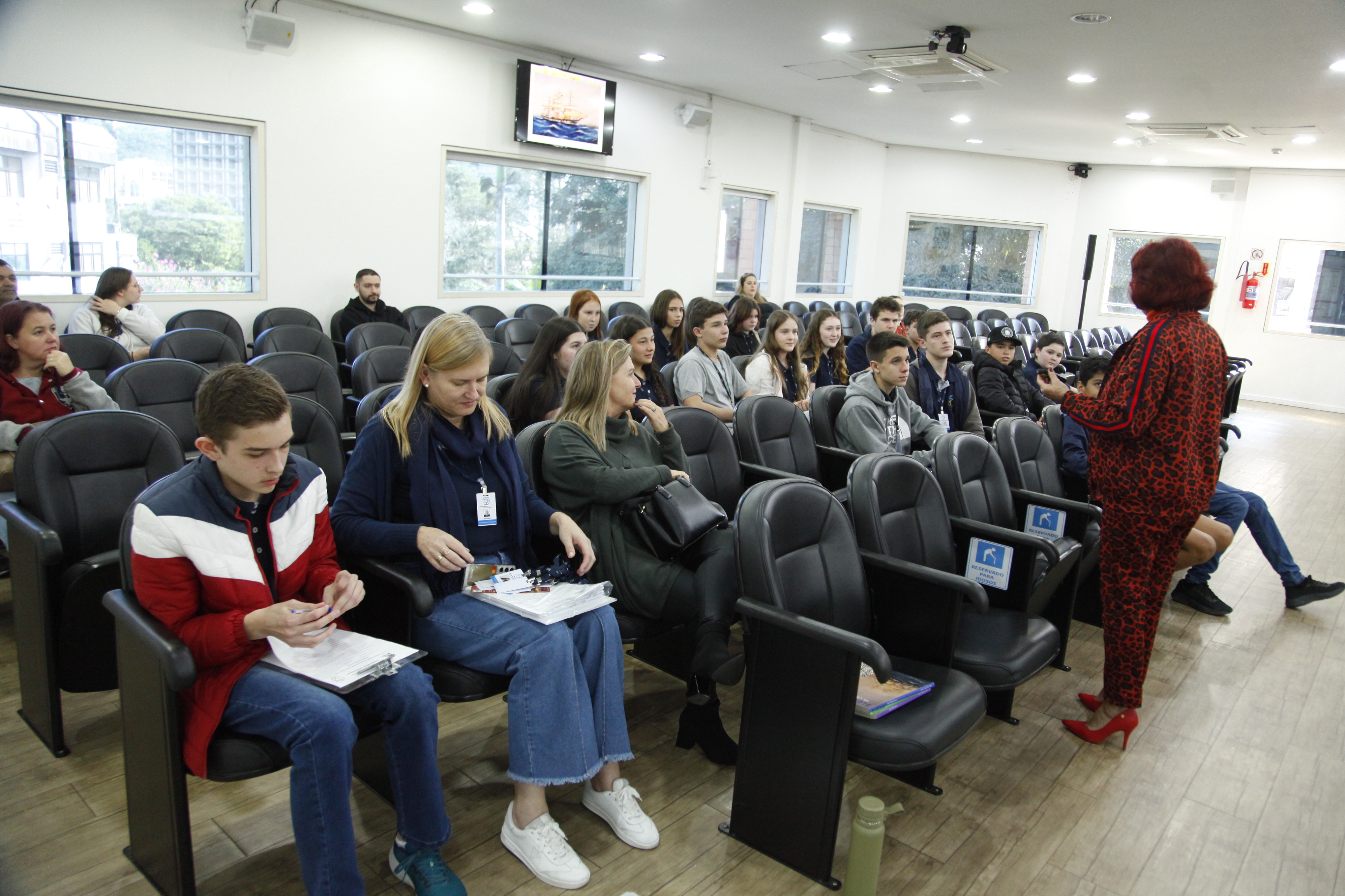 Escola do Legislativo Fritz Müller realiza palestra sobre os 200 anos da imigração alemã no Brasil