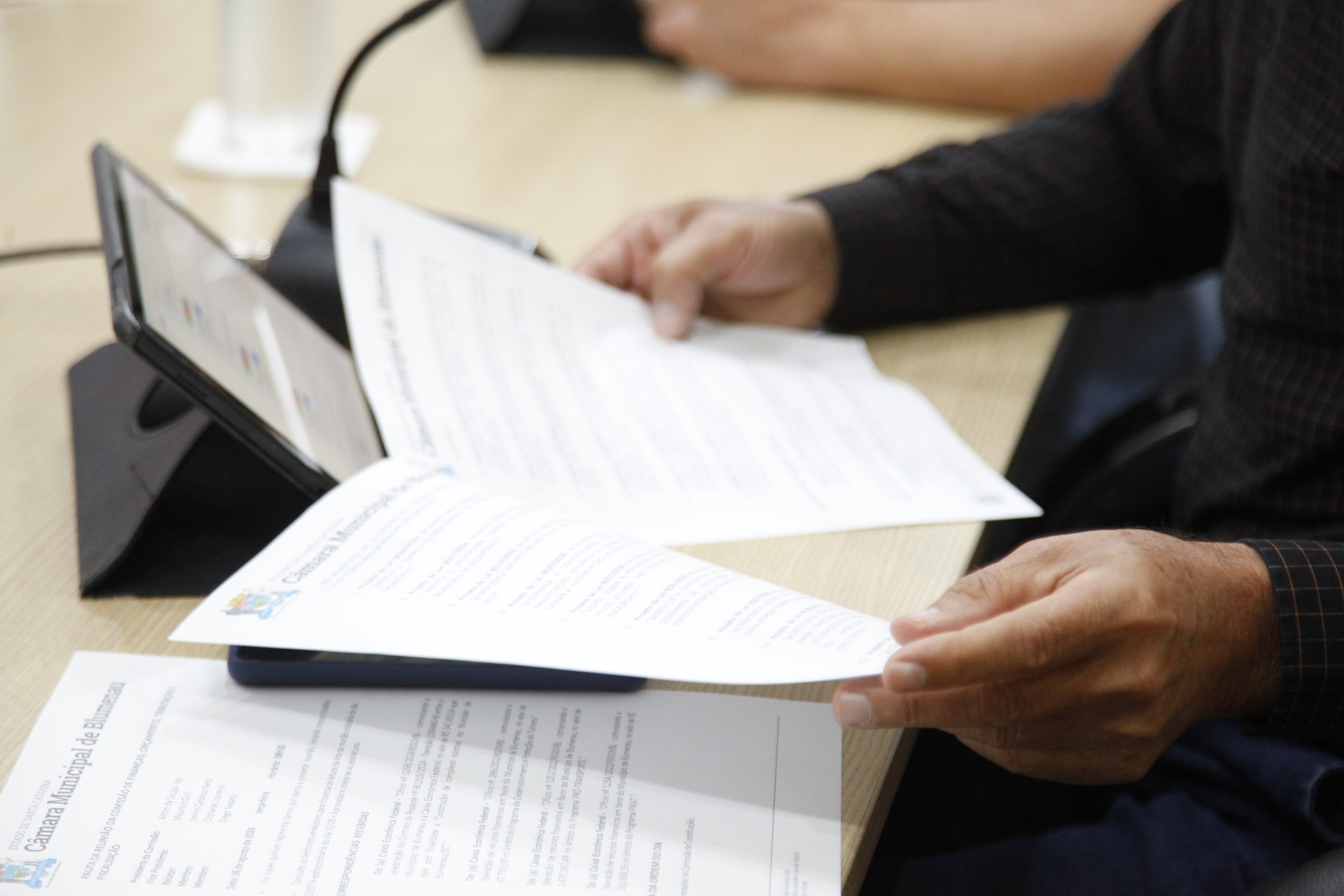 CCJ emite pareceres favoráveis a dois projetos de lei, a projeto de decreto legislativo e a veto total