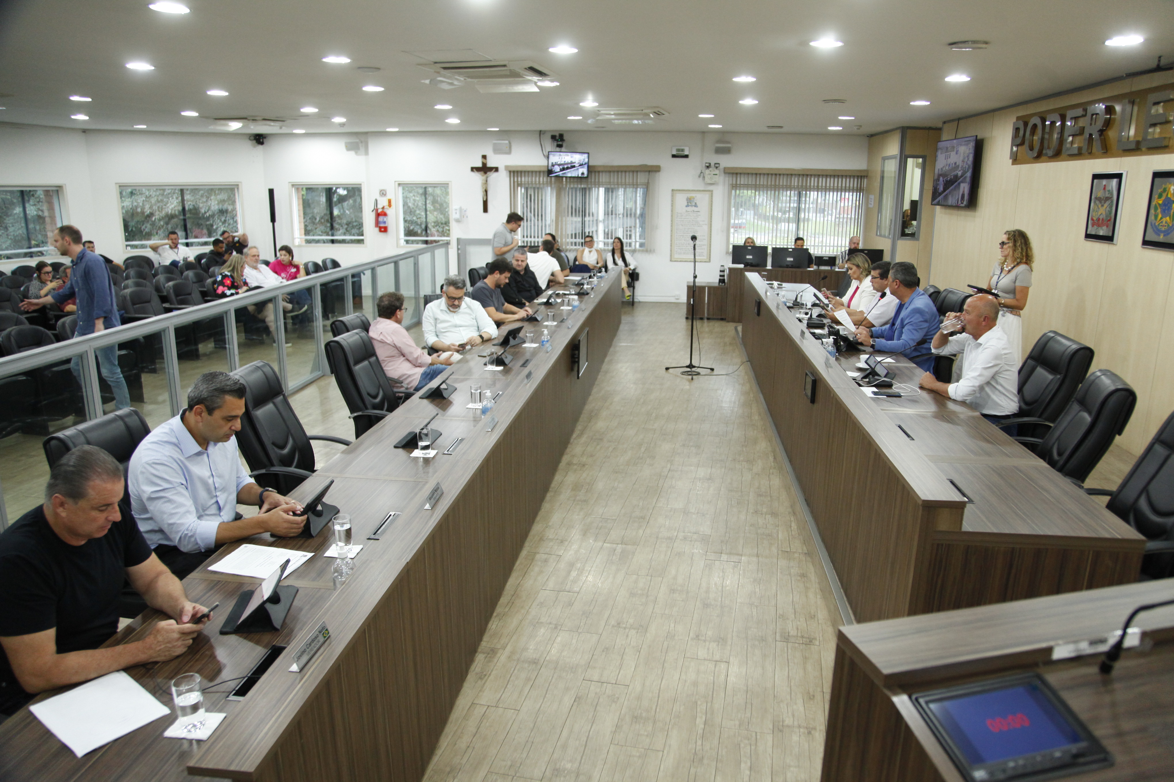 Vereadores aprovam três projetos de lei na sessão desta terça-feira