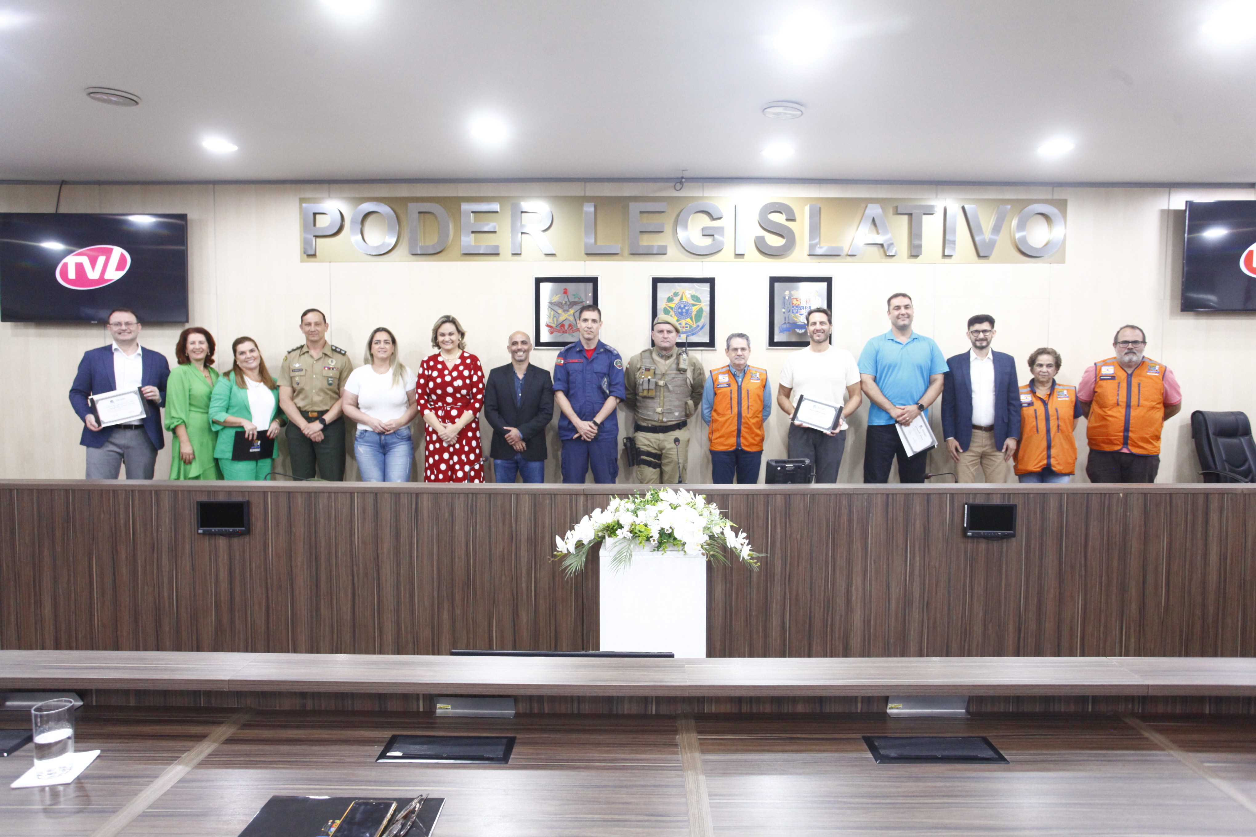 Câmara de Vereadores entrega homenagens a entidades, empresas e personalidades que fazem a diferença na comunidade 